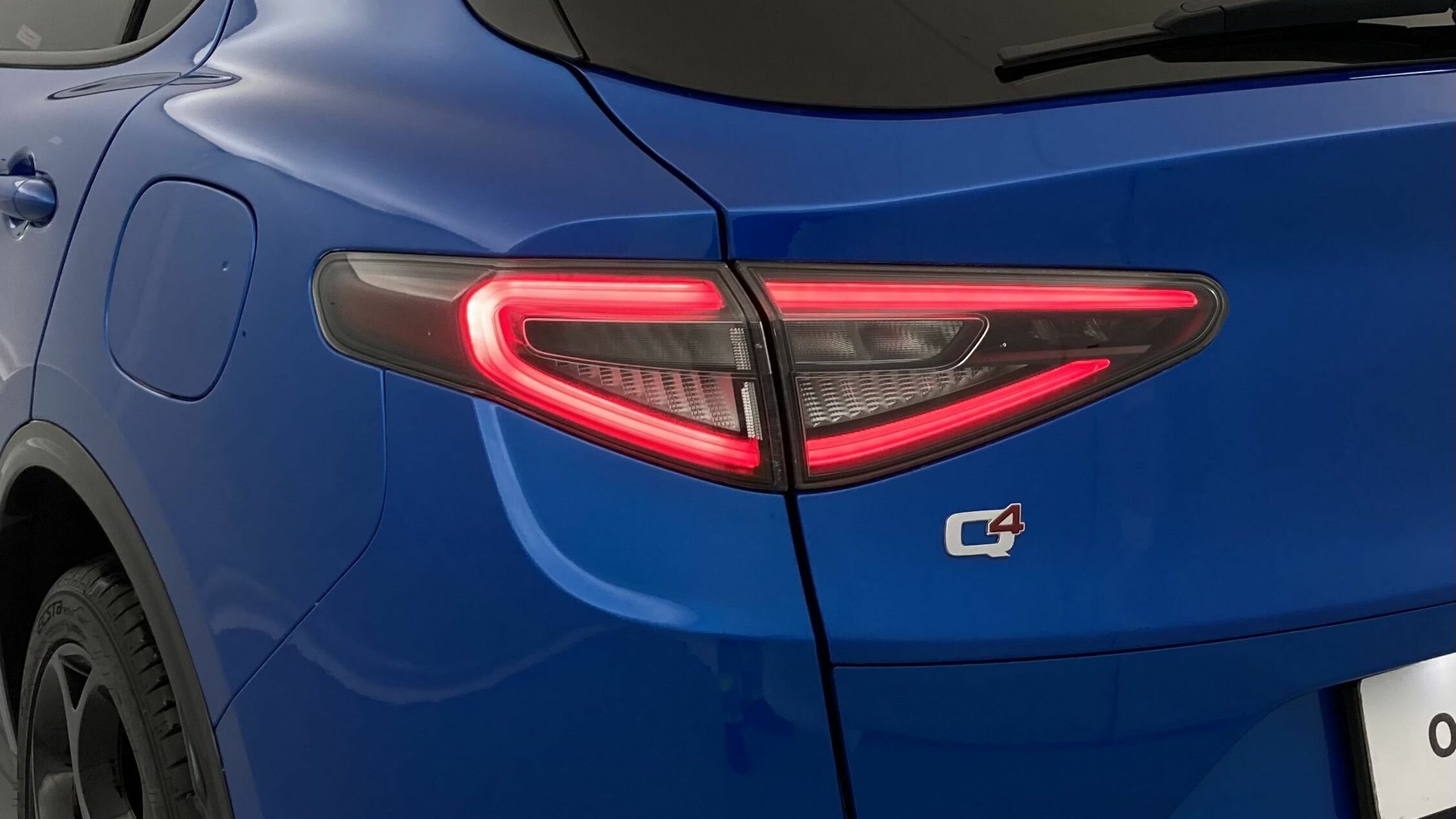 alfa romeo stelvio competizione 2.0 TURBO 280 AWD CA 2023 azul misano 31