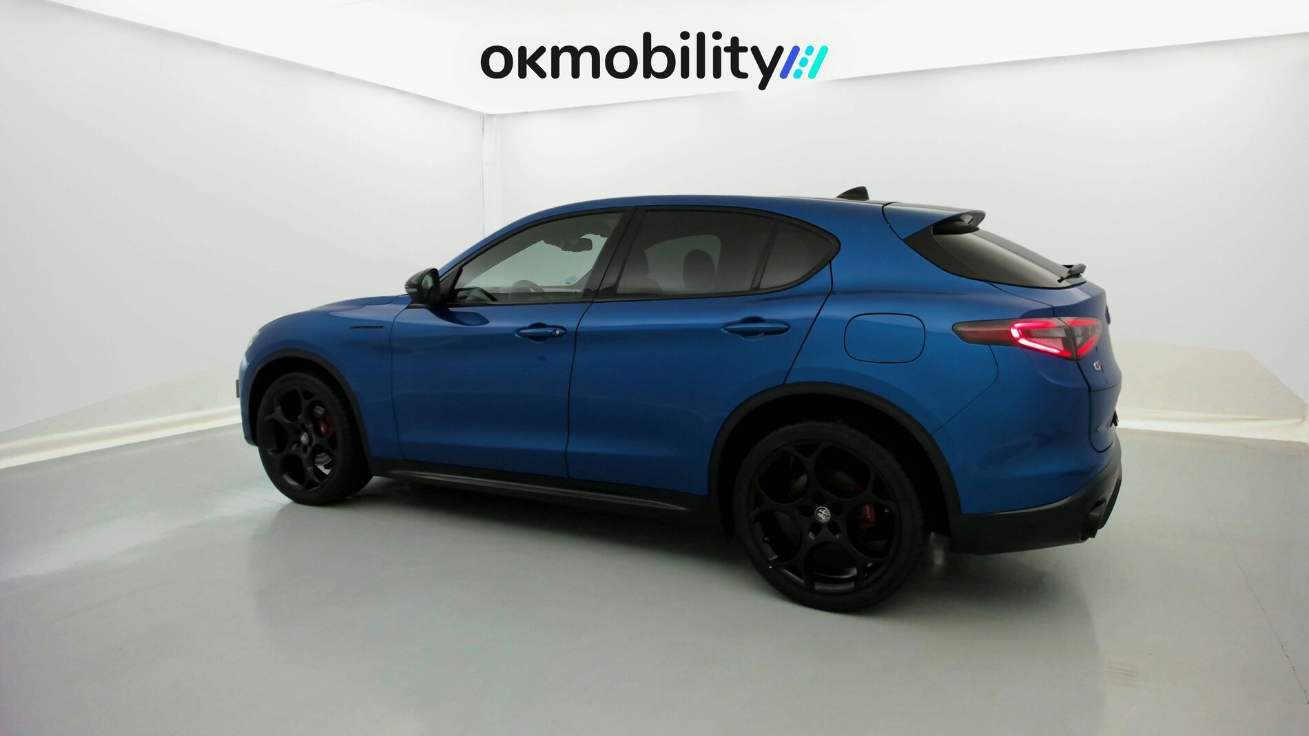 alfa romeo stelvio competizione 2.0 TURBO 280 AWD CA 2023 azul misano 9