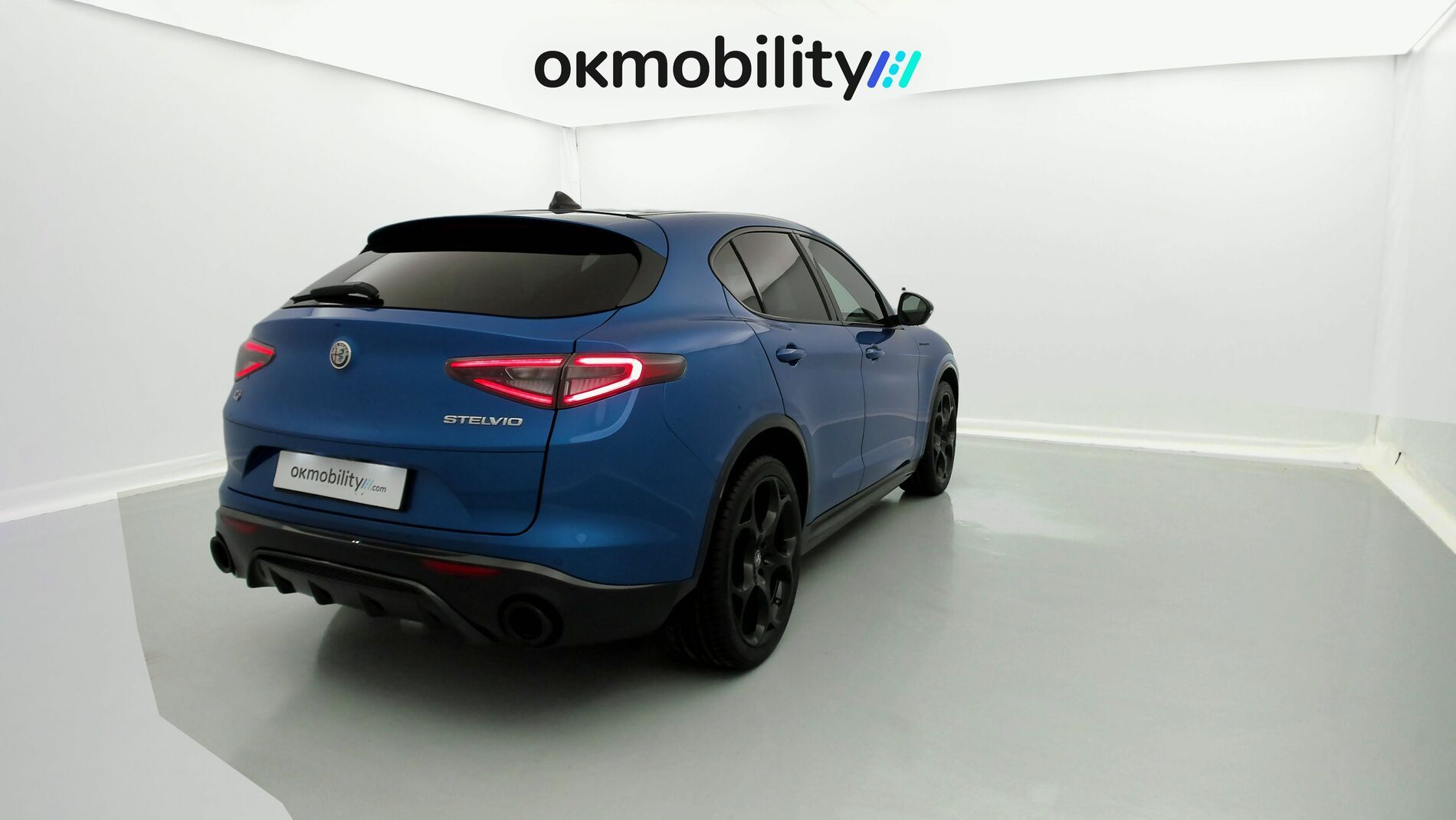 alfa romeo stelvio competizione 2.0 TURBO 280 AWD CA 2023 azul misano 12