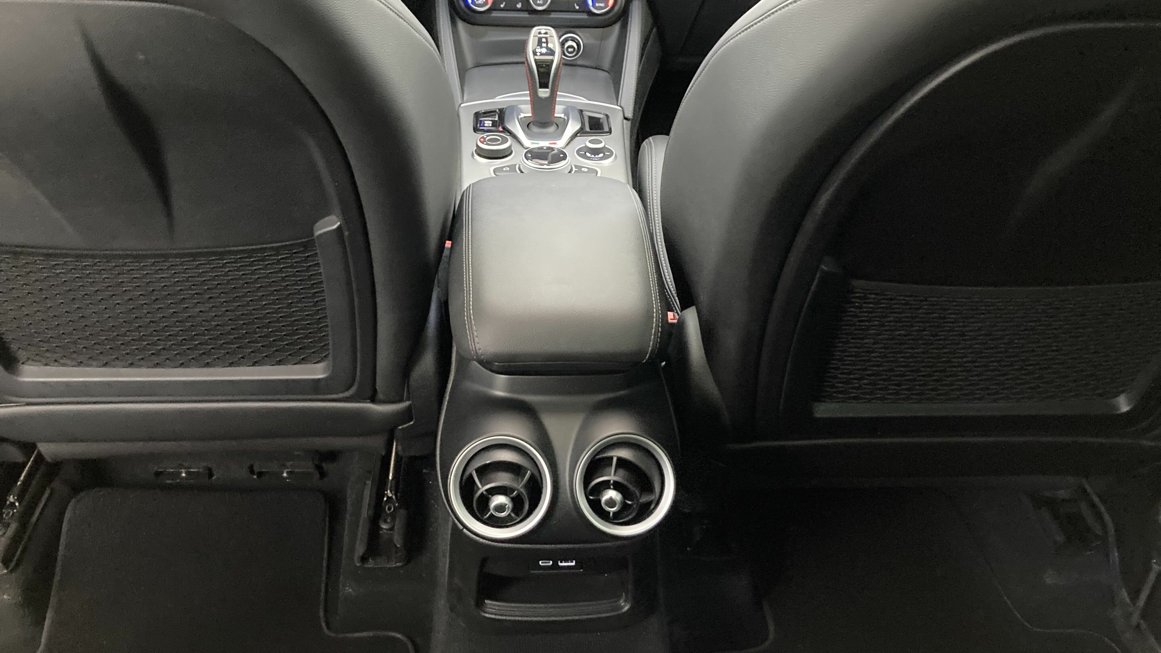 alfa romeo stelvio competizione 2.0 TURBO 280 AWD CA 2023 negro volcano 22