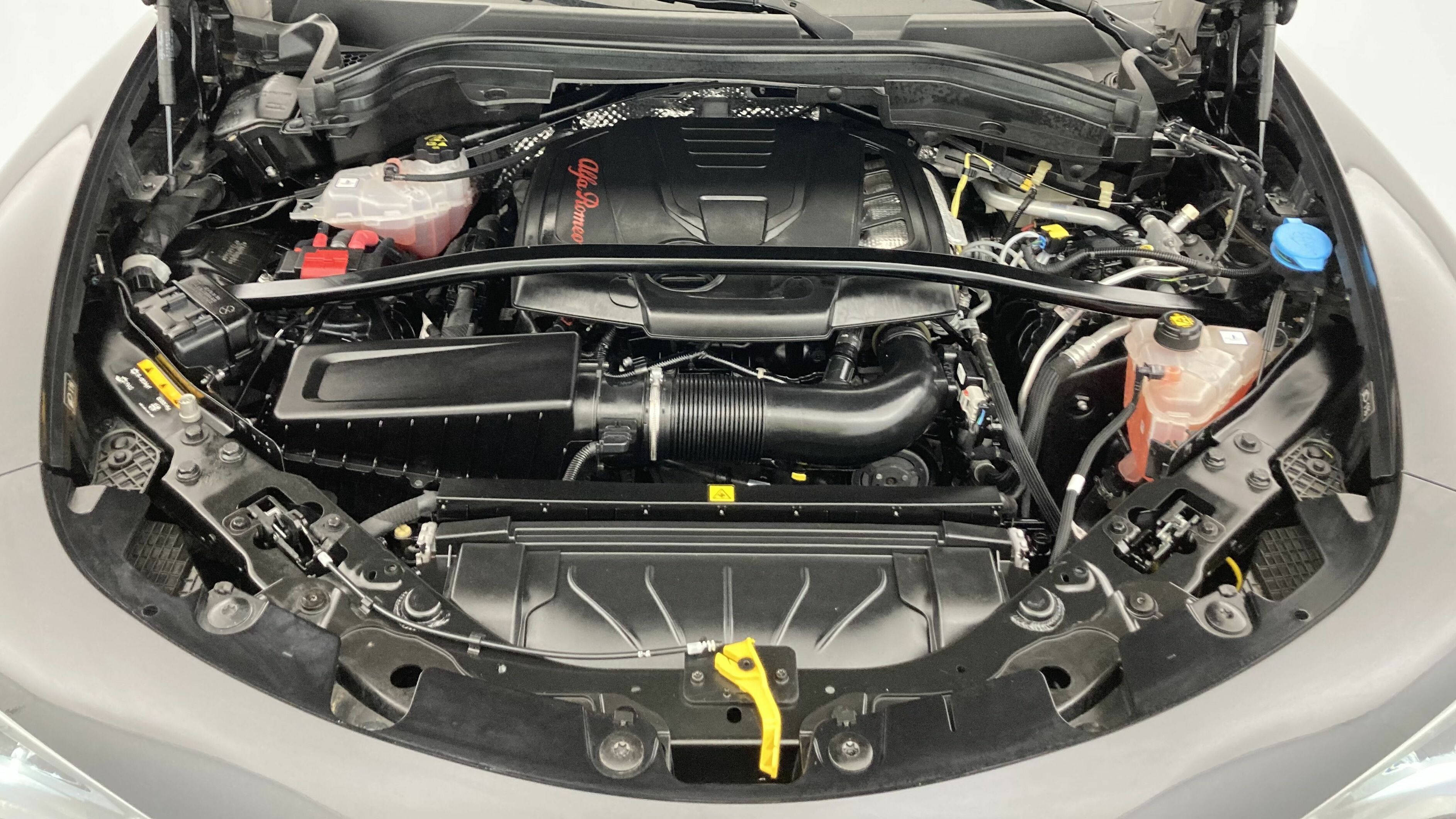 alfa romeo stelvio competizione 2.0 TURBO 280 AWD CA 2023 negro volcano 25