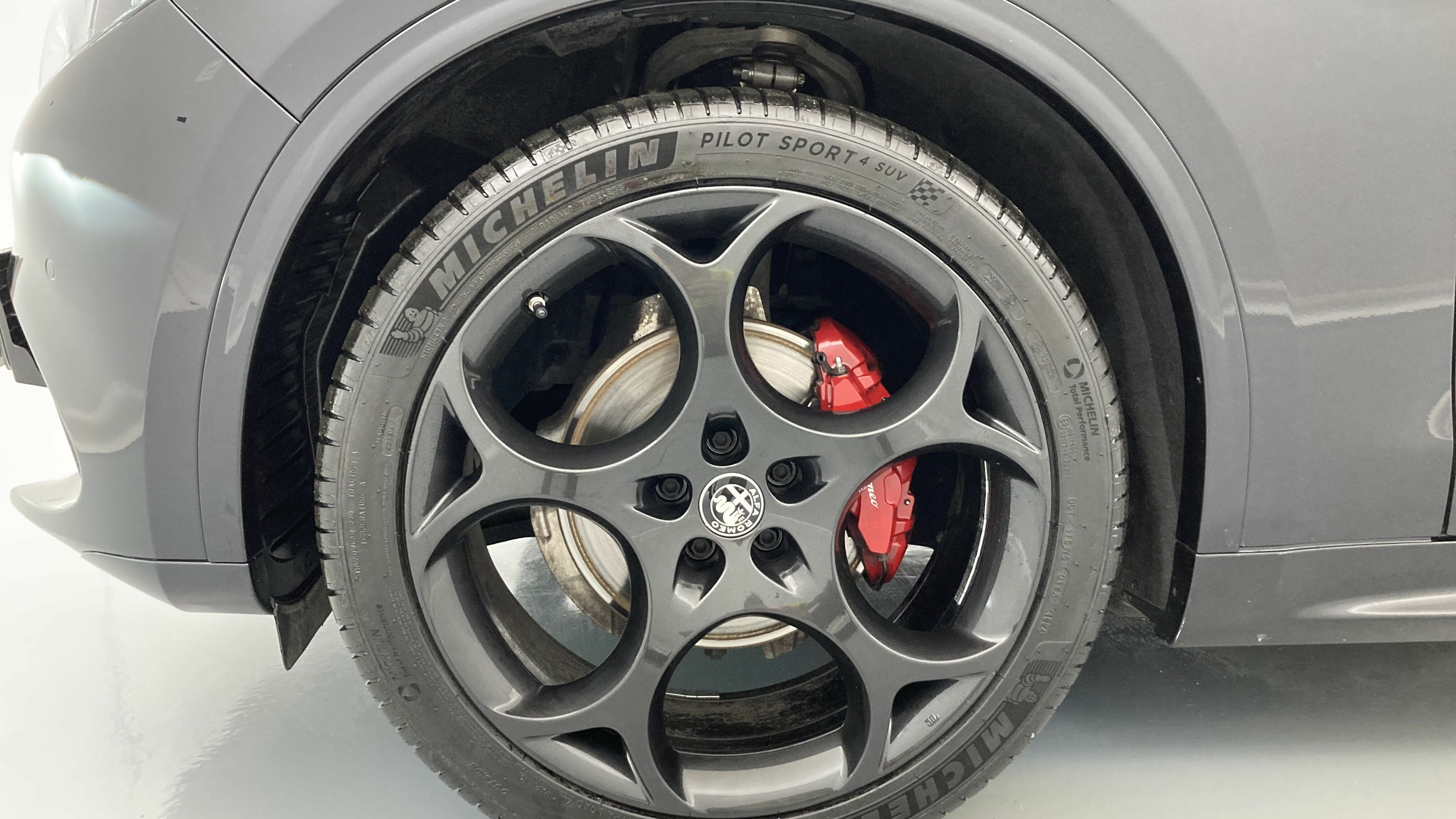 alfa romeo stelvio competizione 2.0 TURBO 280 AWD CA 2023 negro volcano 27