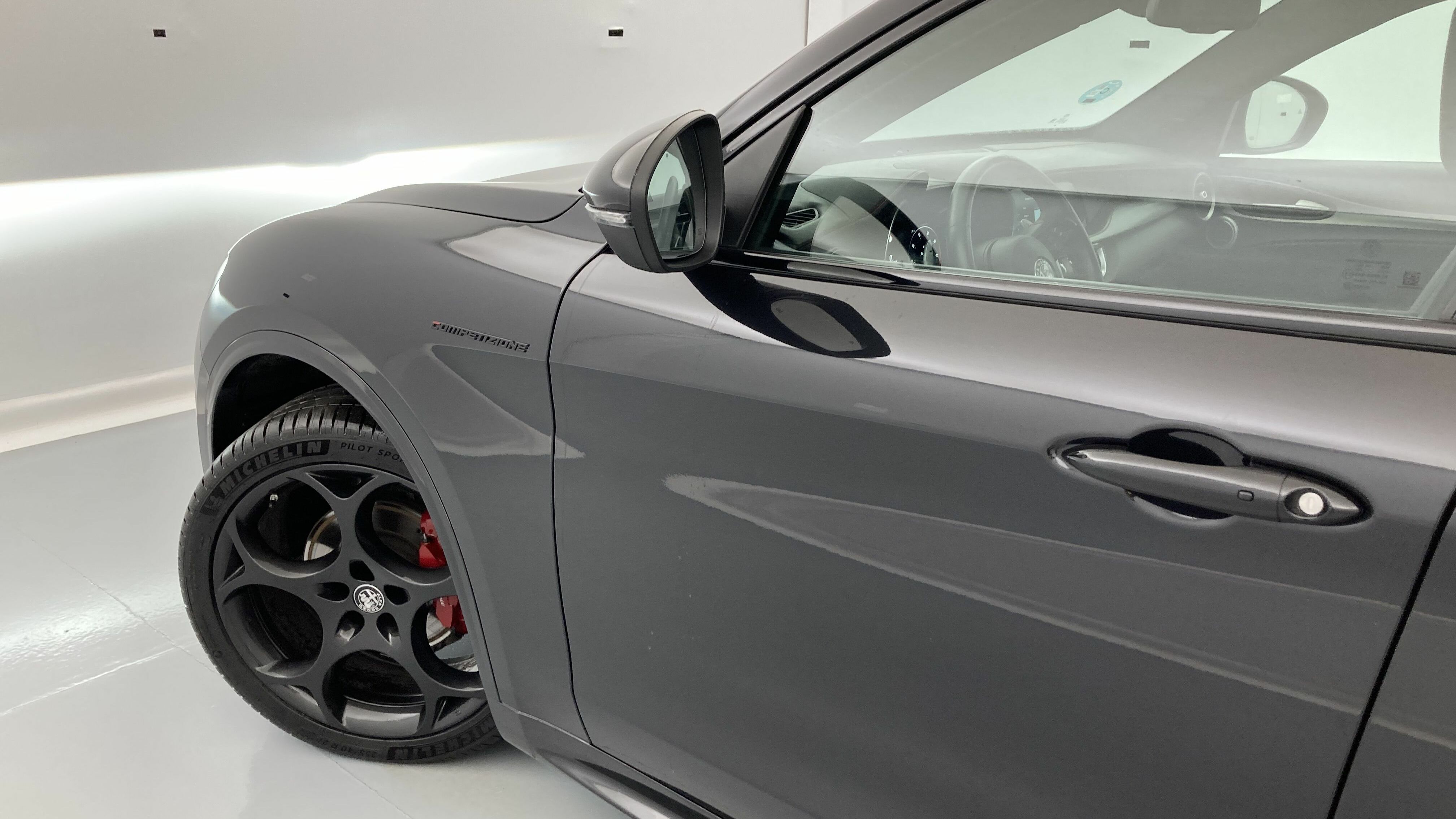 alfa romeo stelvio competizione 2.0 TURBO 280 AWD CA 2023 negro volcano 28