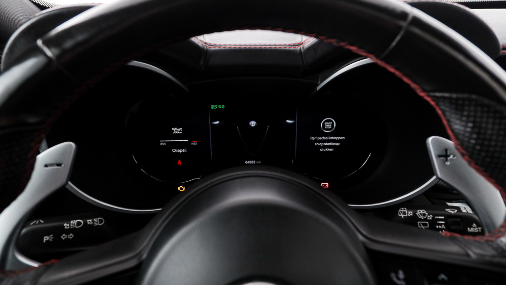 alfa romeo stelvio competizione 2.0 TURBO 280 AWD CA 2023 negro volcano 15