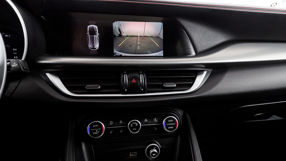 alfa romeo stelvio competizione 2.0 TURBO 280 AWD CA 2023 negro volcano 17