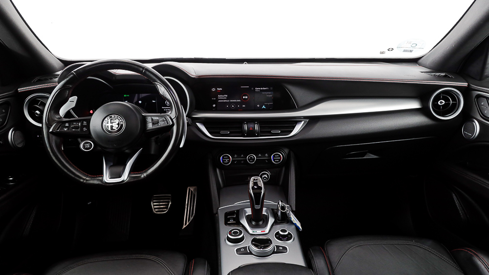 alfa romeo stelvio competizione 2.0 TURBO 280 AWD CA 2023 negro volcano 18