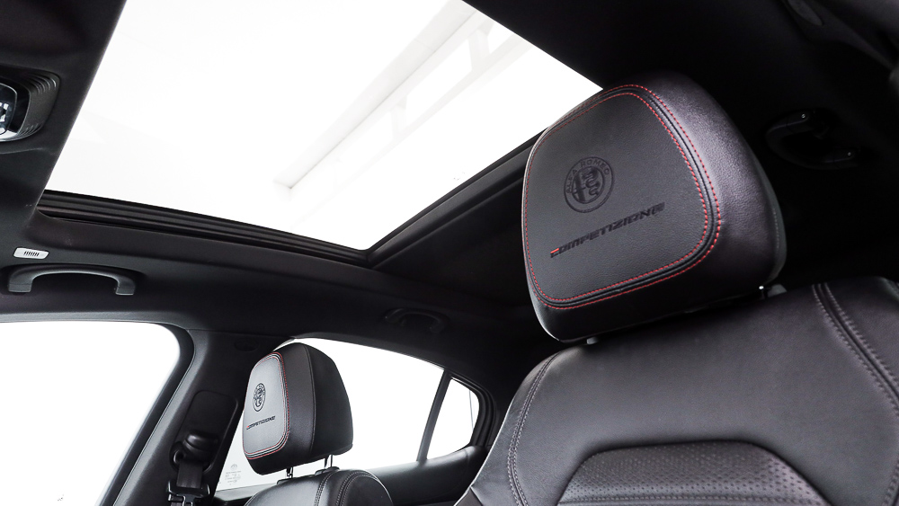 alfa romeo stelvio competizione 2.0 TURBO 280 AWD CA 2023 negro volcano 20