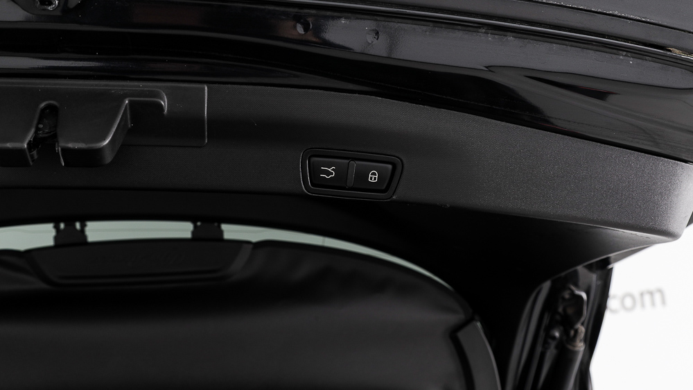 alfa romeo stelvio competizione 2.0 TURBO 280 AWD CA 2023 negro volcano 35