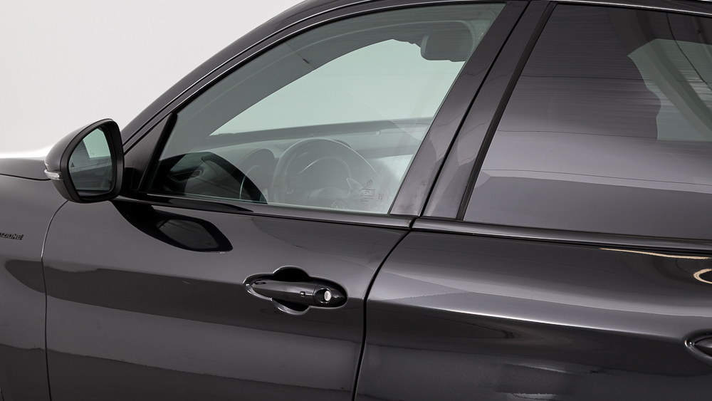 alfa romeo stelvio competizione 2.0 TURBO 280 AWD CA 2023 negro volcano 39