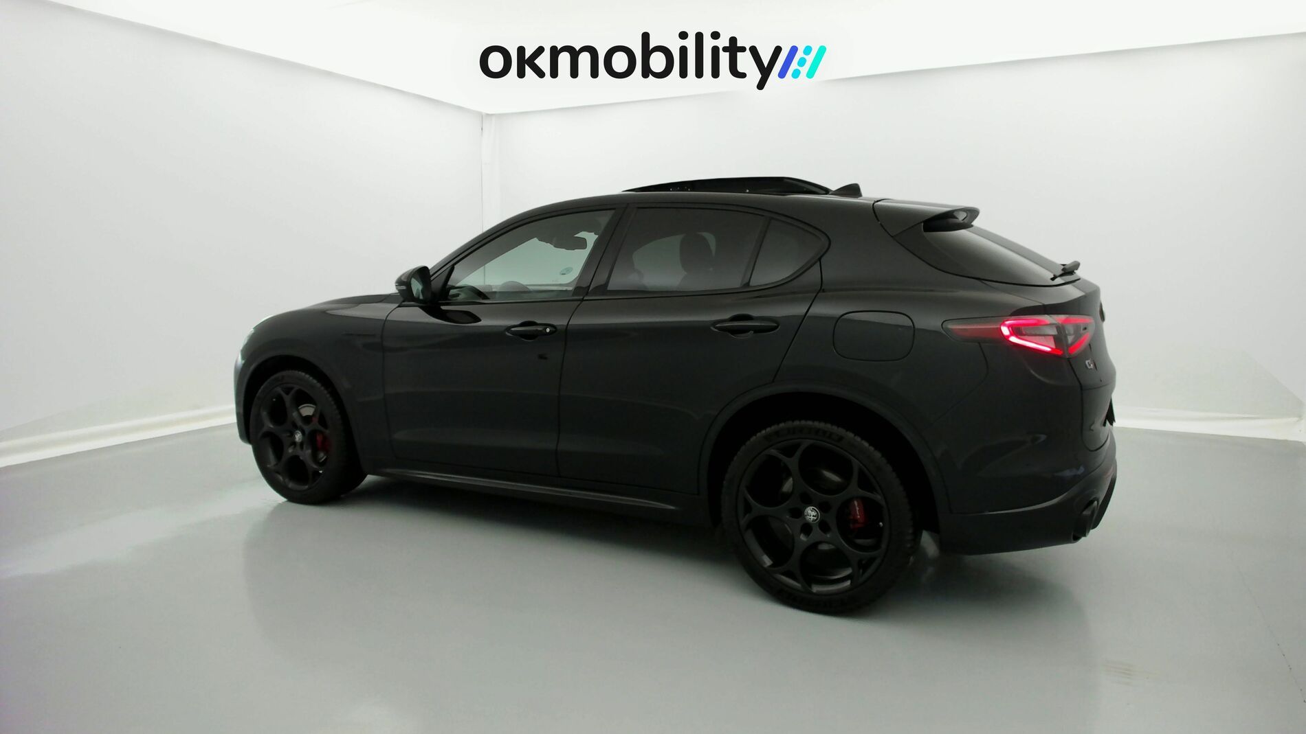 alfa romeo stelvio competizione 2.0 TURBO 280 AWD CA 2023 negro volcano 9