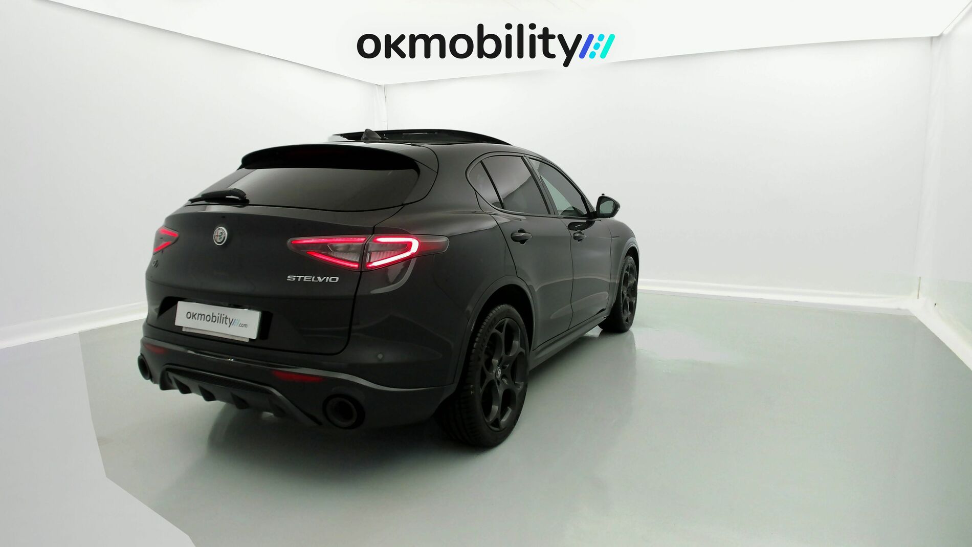 alfa romeo stelvio competizione 2.0 TURBO 280 AWD CA 2023 negro volcano 12