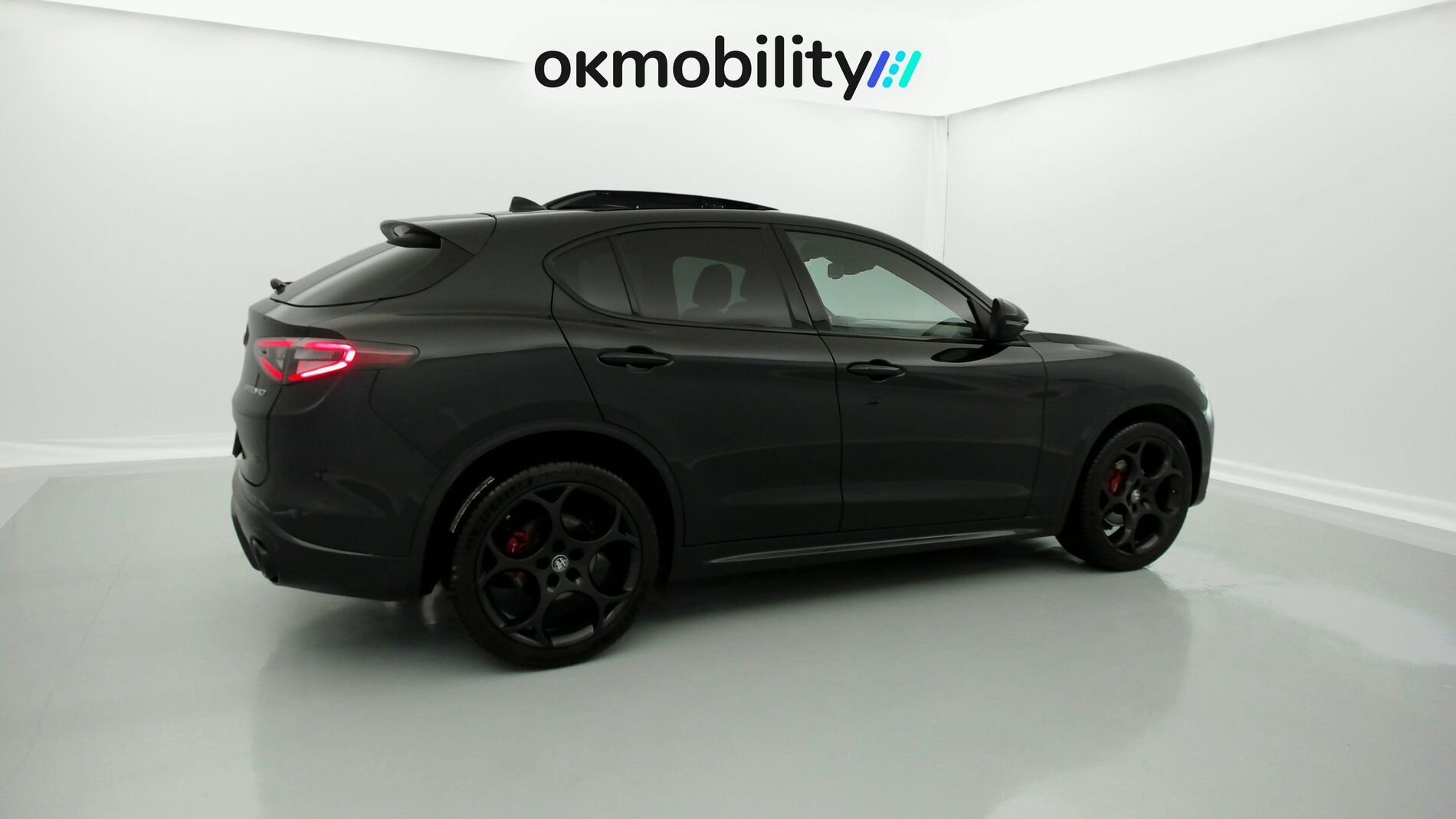 alfa romeo stelvio competizione 2.0 TURBO 280 AWD CA 2023 negro volcano 13