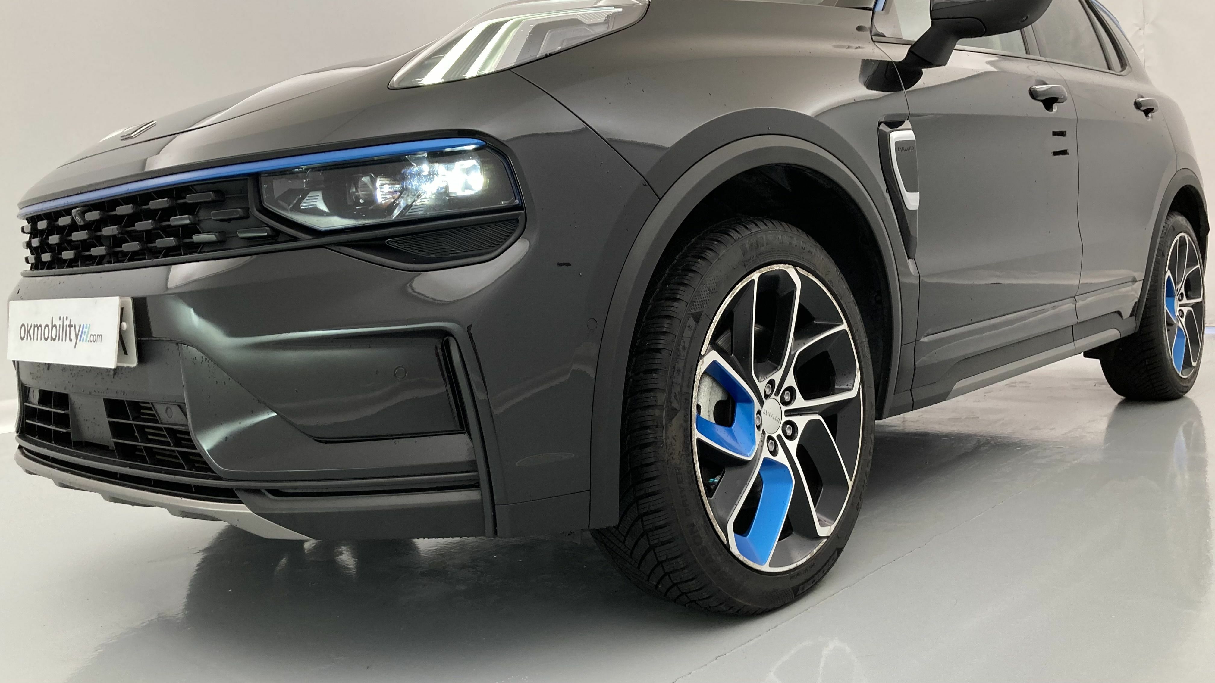 lynk&co 1 nv 1.5 PHEV 261 2022 black 26