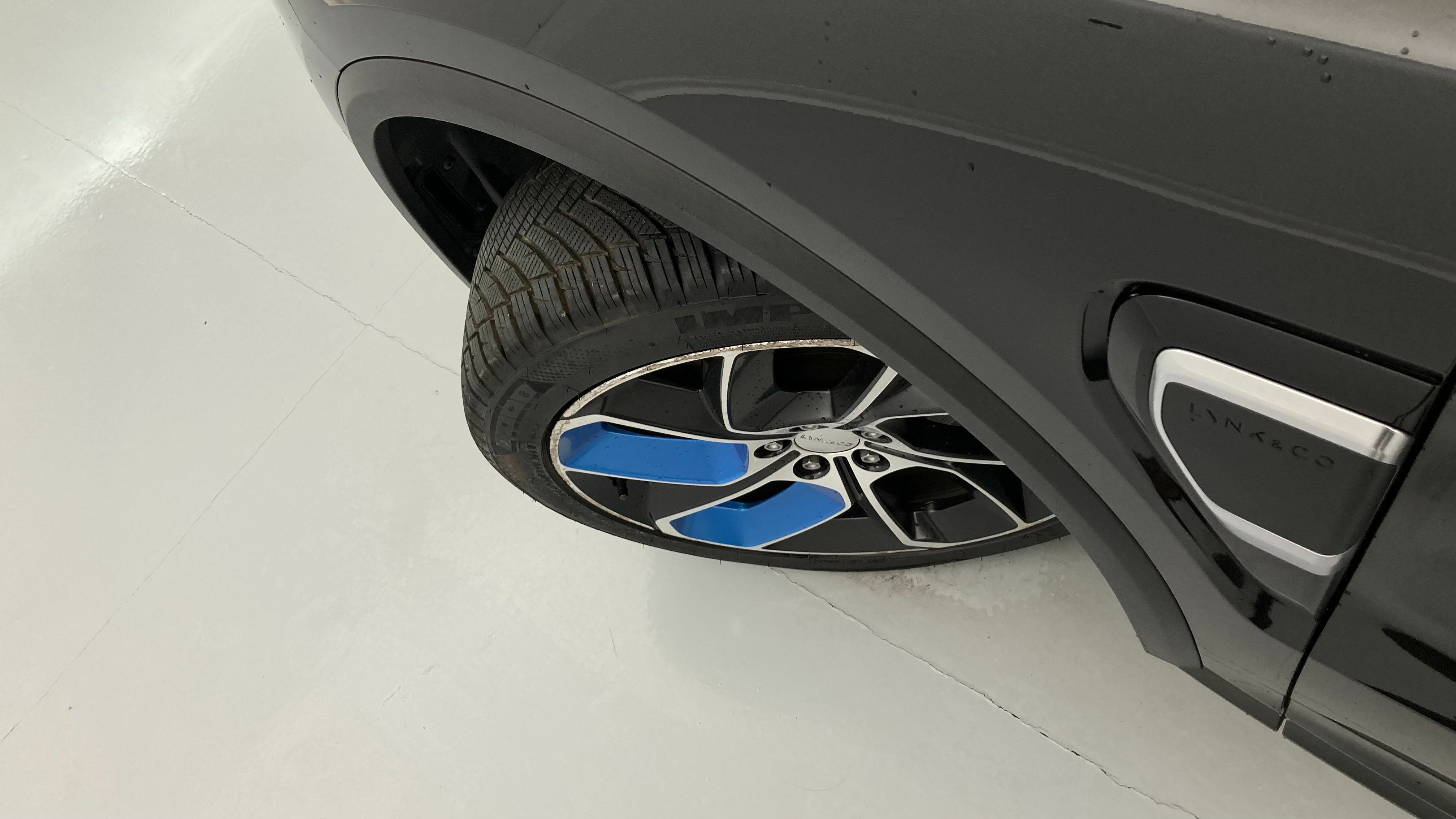 lynk&co 1 nv 1.5 PHEV 261 2022 black 28
