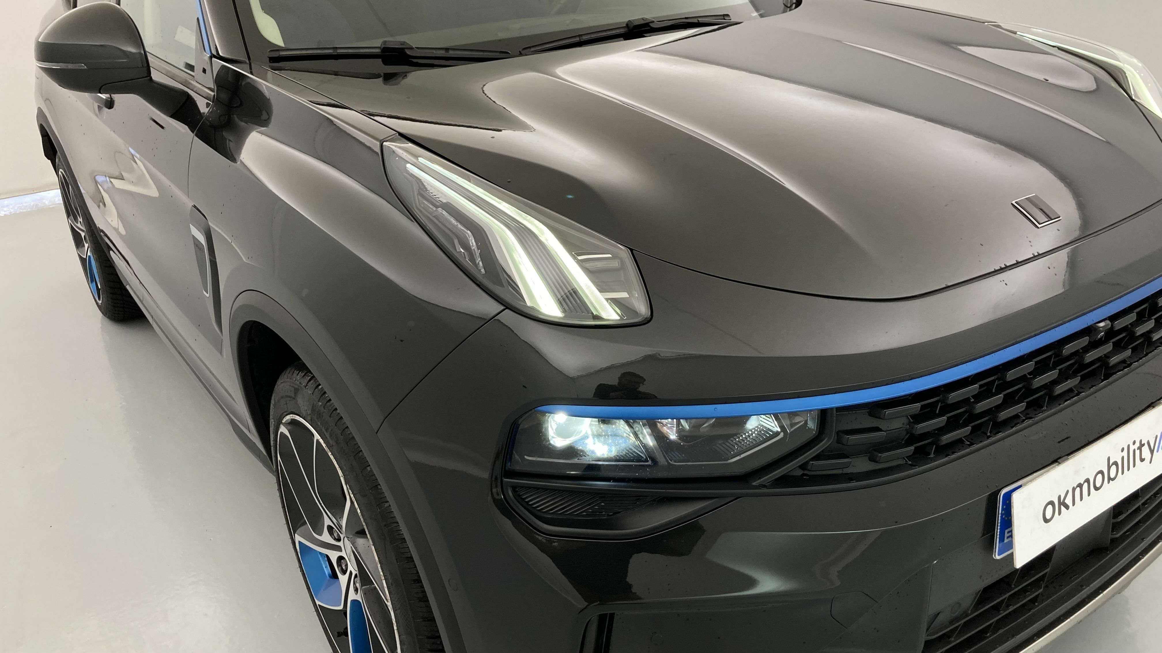 lynk&co 1 nv 1.5 PHEV 261 2022 black 29
