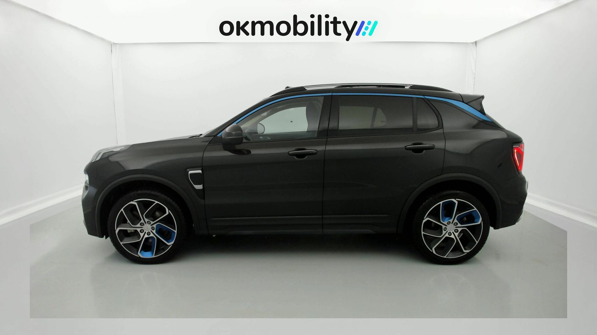 lynk&co 1 nv 1.5 PHEV 261 2022 black 7