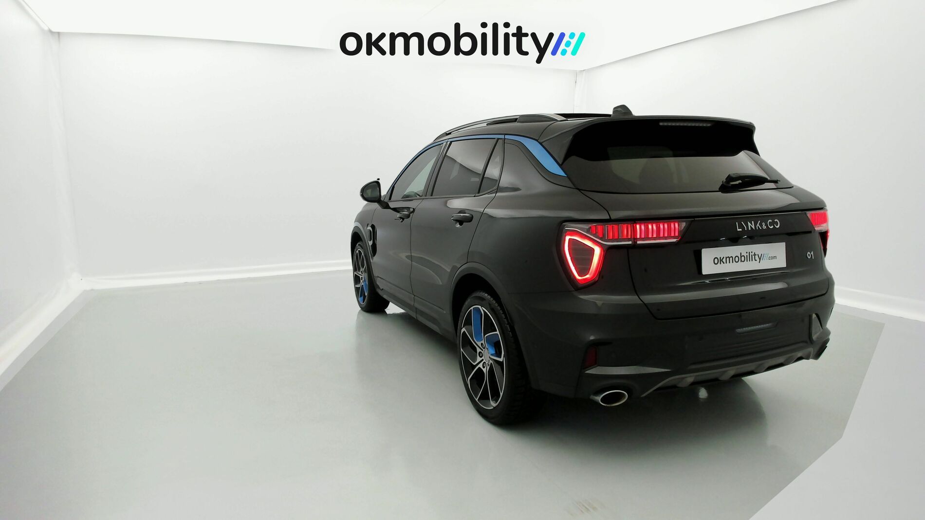 lynk&co 1 nv 1.5 PHEV 261 2022 black 9