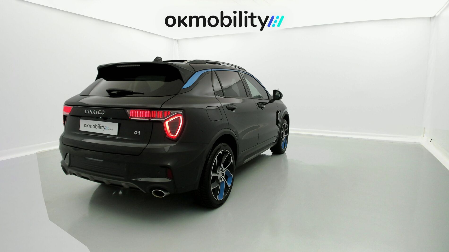 lynk&co 1 nv 1.5 PHEV 261 2022 black 11
