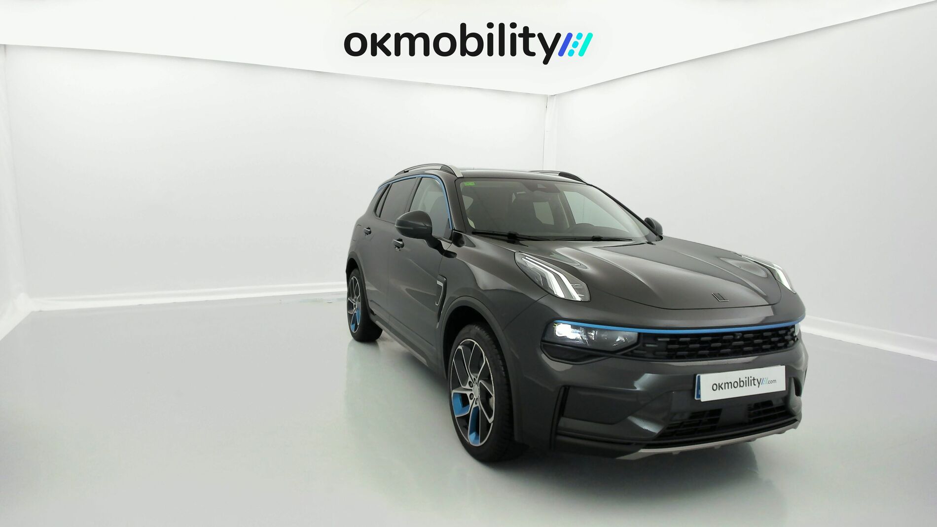 lynk&co 1 nv 1.5 PHEV 261 2022 black 3