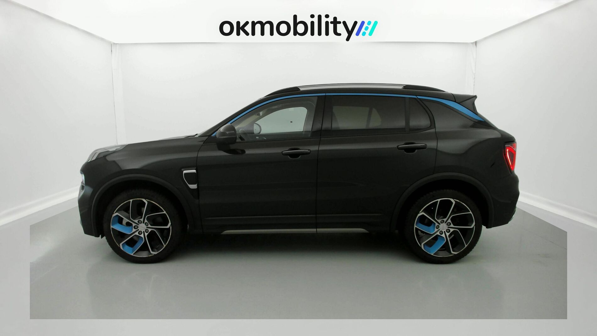 lynk&co 1 nv 1.5 PHEV 261 2022 black 7
