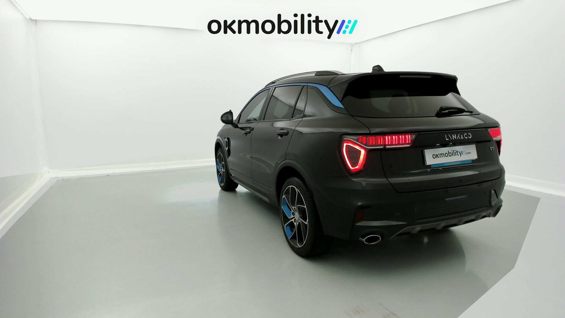 lynk&co 1 nv 1.5 PHEV 261 2022 black 9