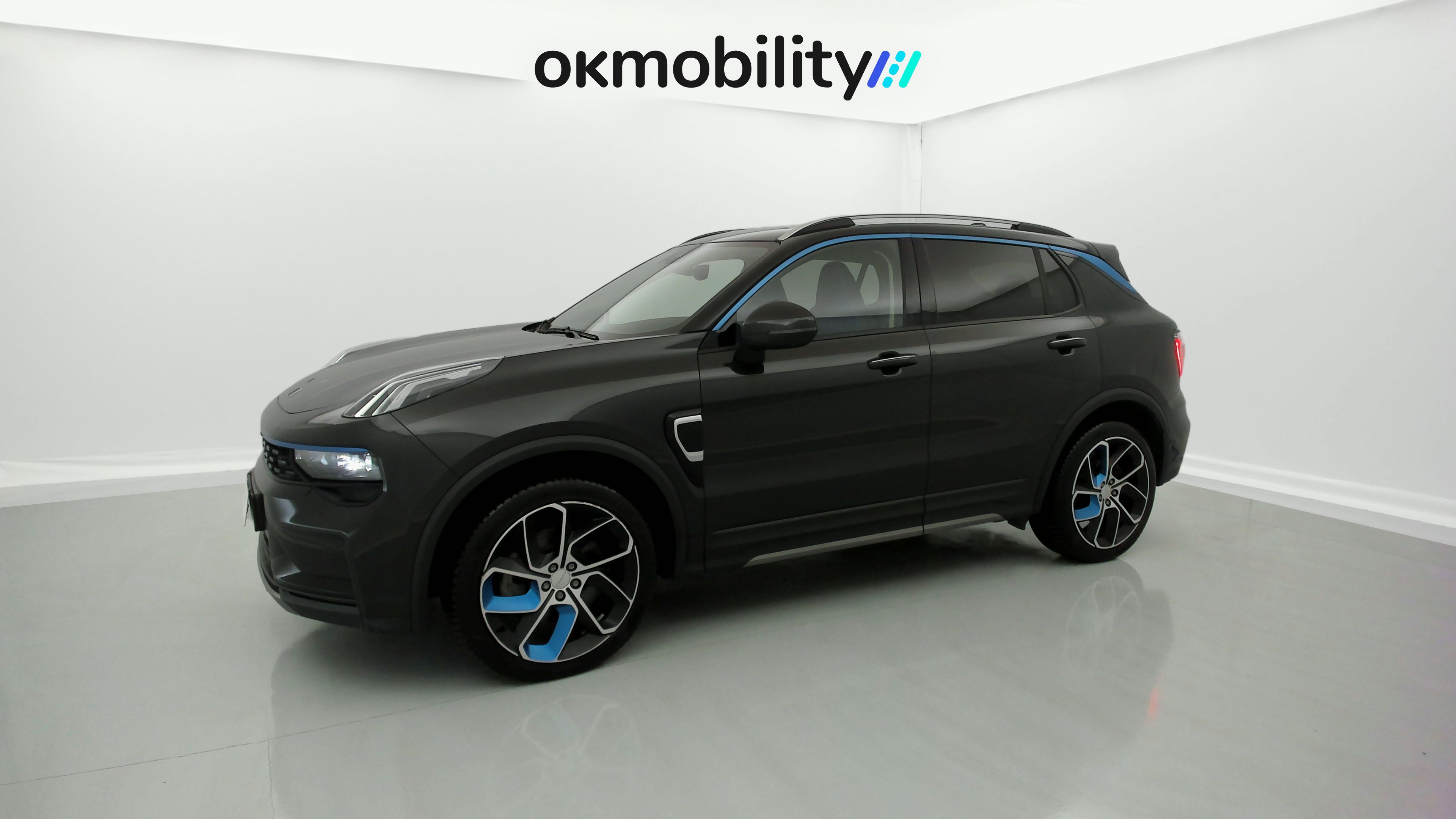 lynk&co 1 nv 1.5 PHEV 261 2022 black 8