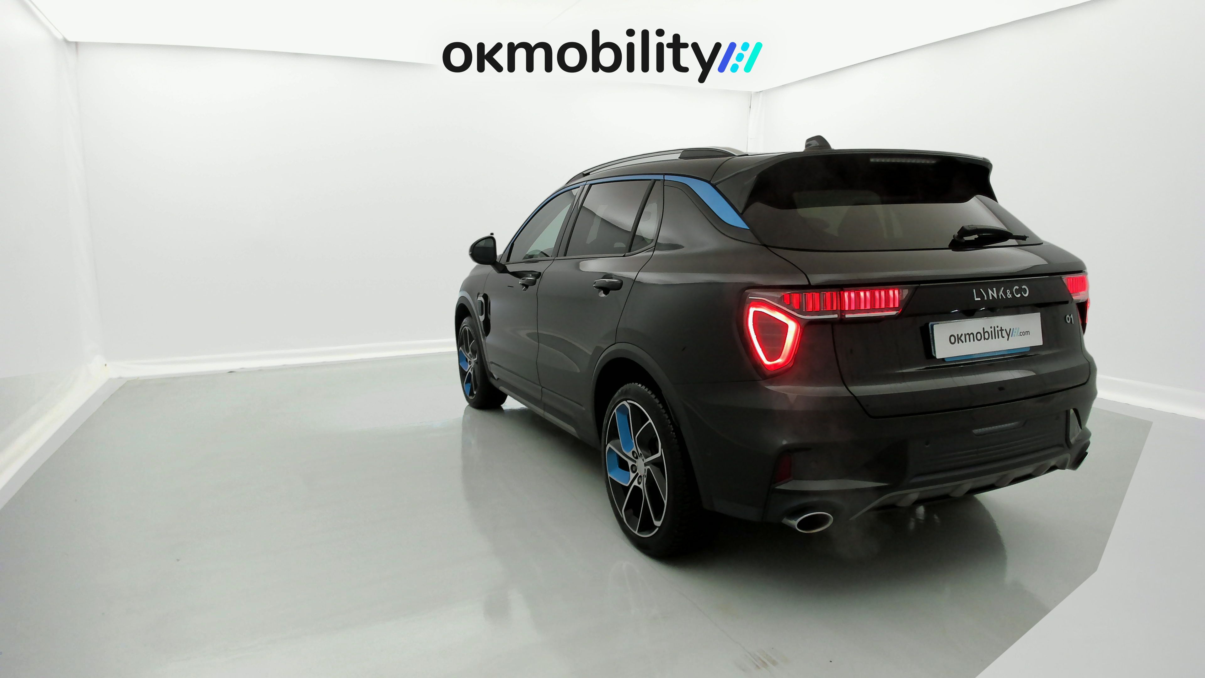 lynk&co 1 nv 1.5 PHEV 261 2022 black 10