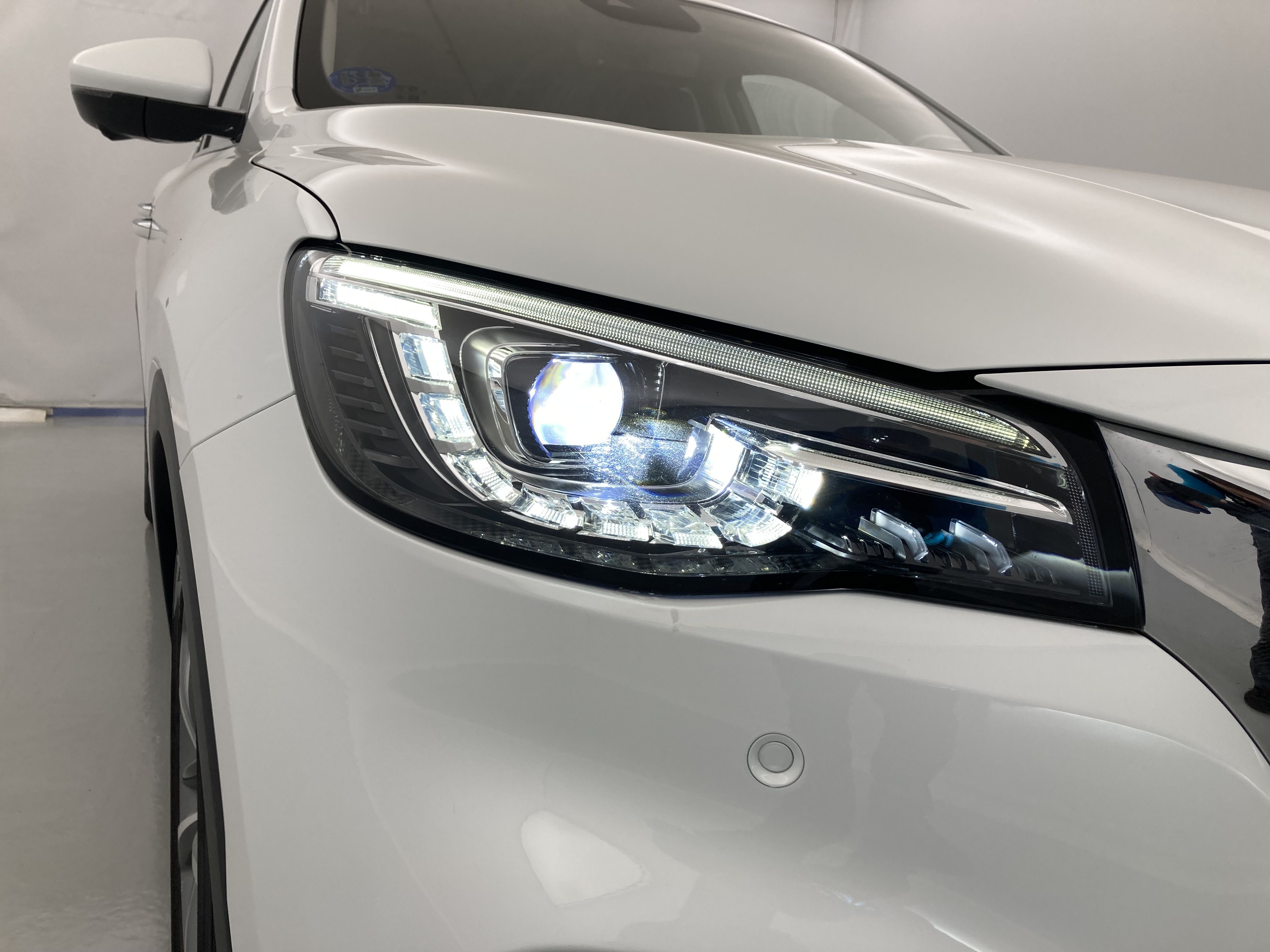 mg ehs phev luxury 1.5 T-GDI 258 PHEV 2023 dover white 16