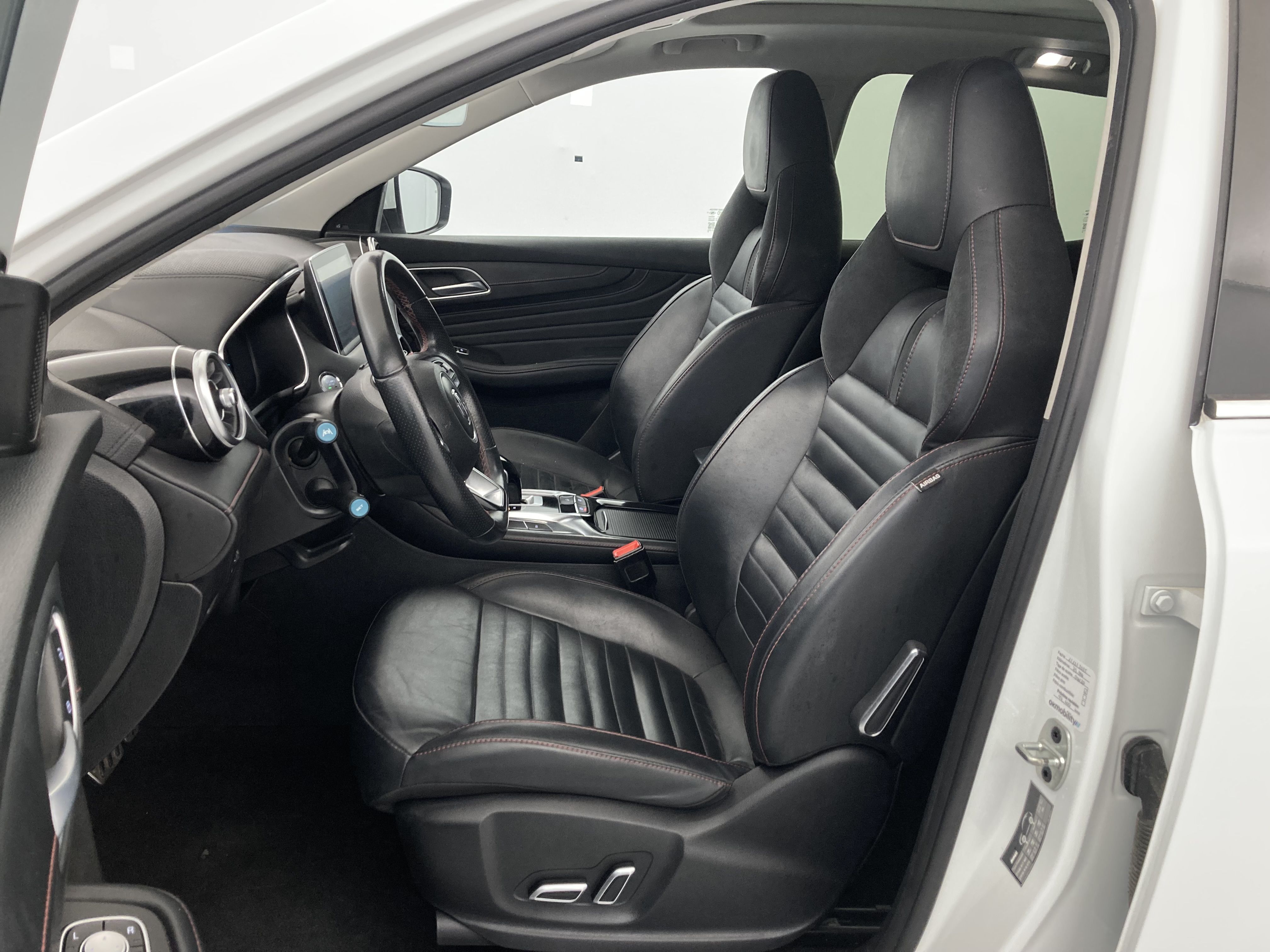 mg ehs phev luxury 1.5 T-GDI 258 PHEV 2023 dover white 19