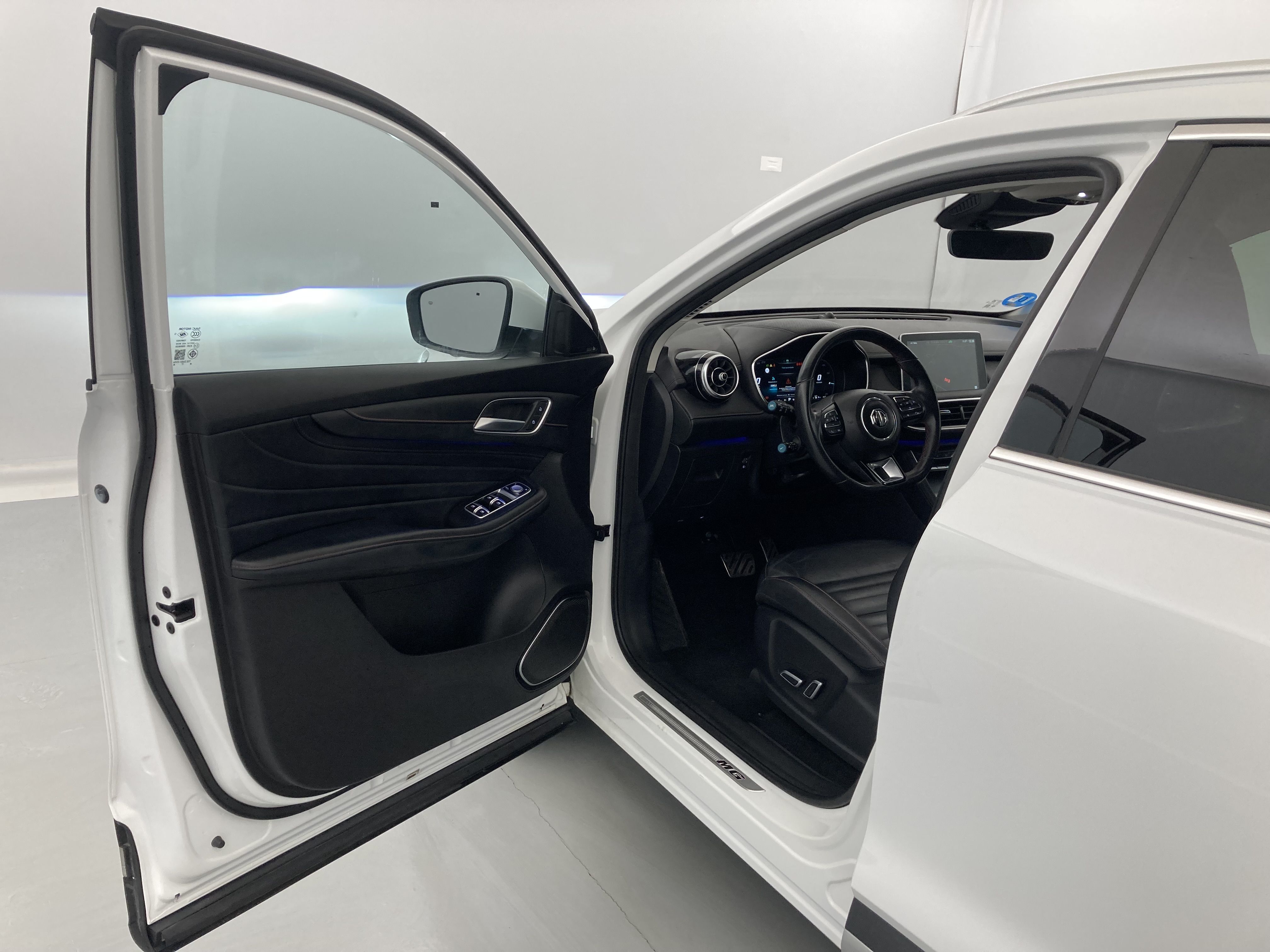 mg ehs phev luxury 1.5 T-GDI 258 PHEV 2023 dover white 21