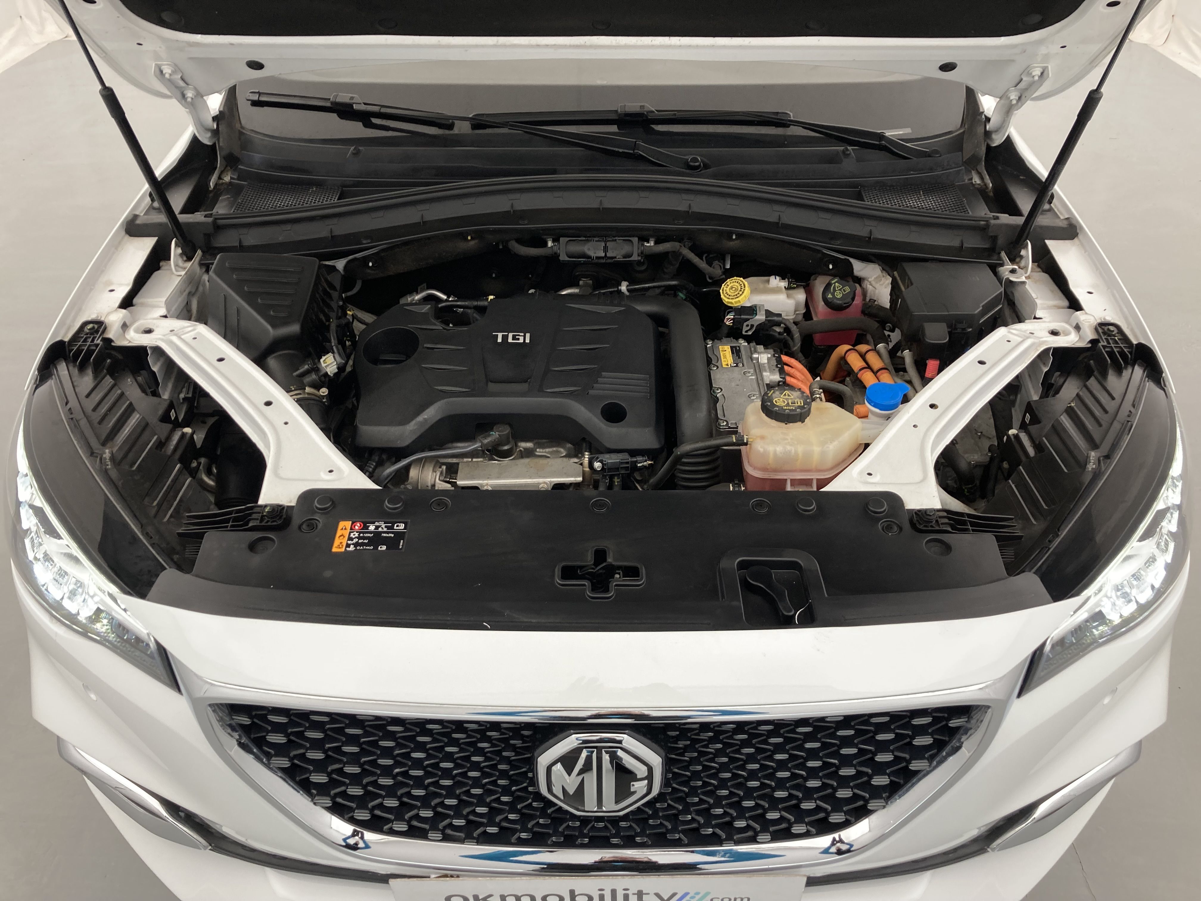 mg ehs phev luxury 1.5 T-GDI 258 PHEV 2023 dover white 25