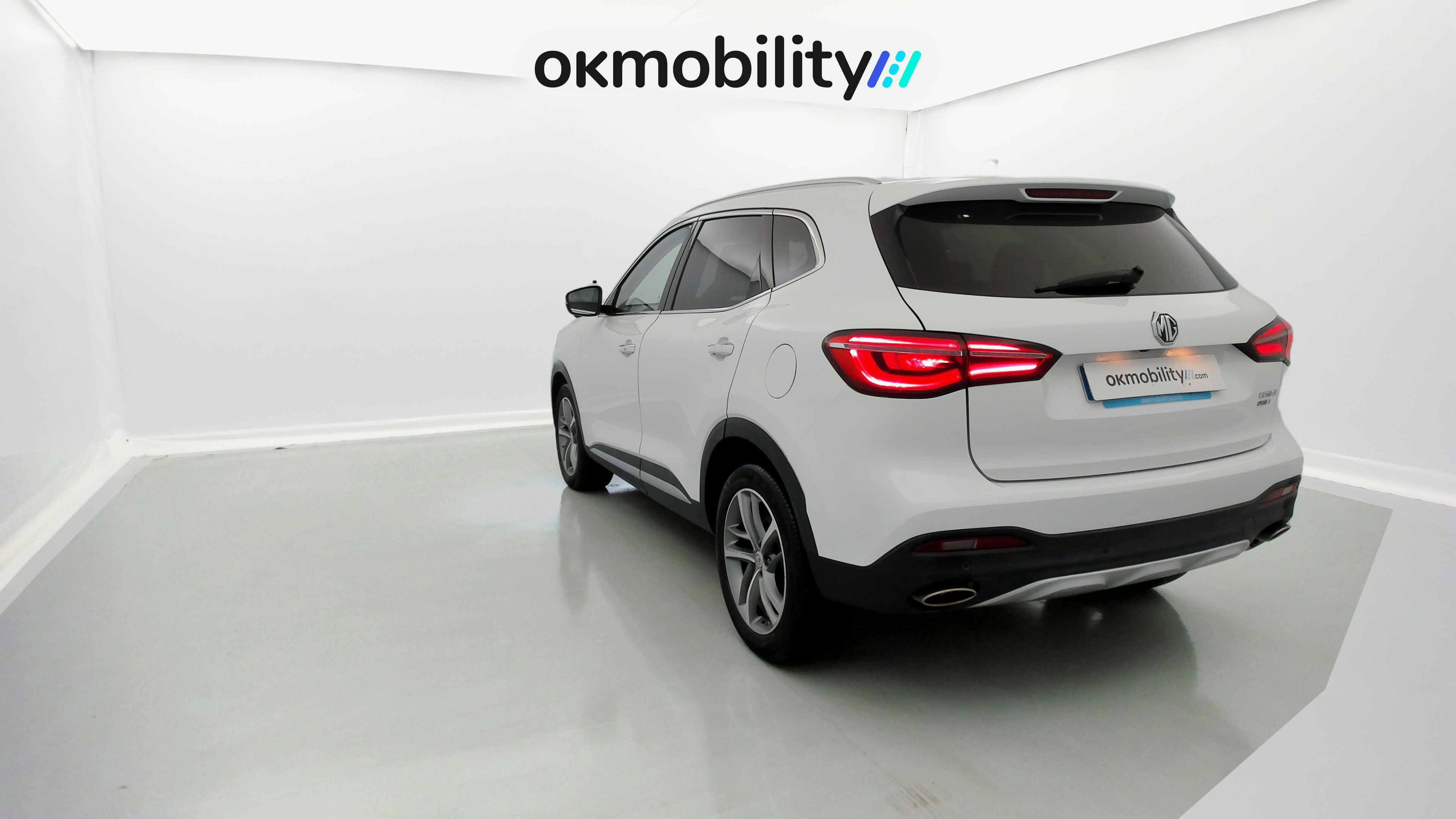 mg ehs phev luxury 1.5 T-GDI 258 PHEV 2023 dover white 11