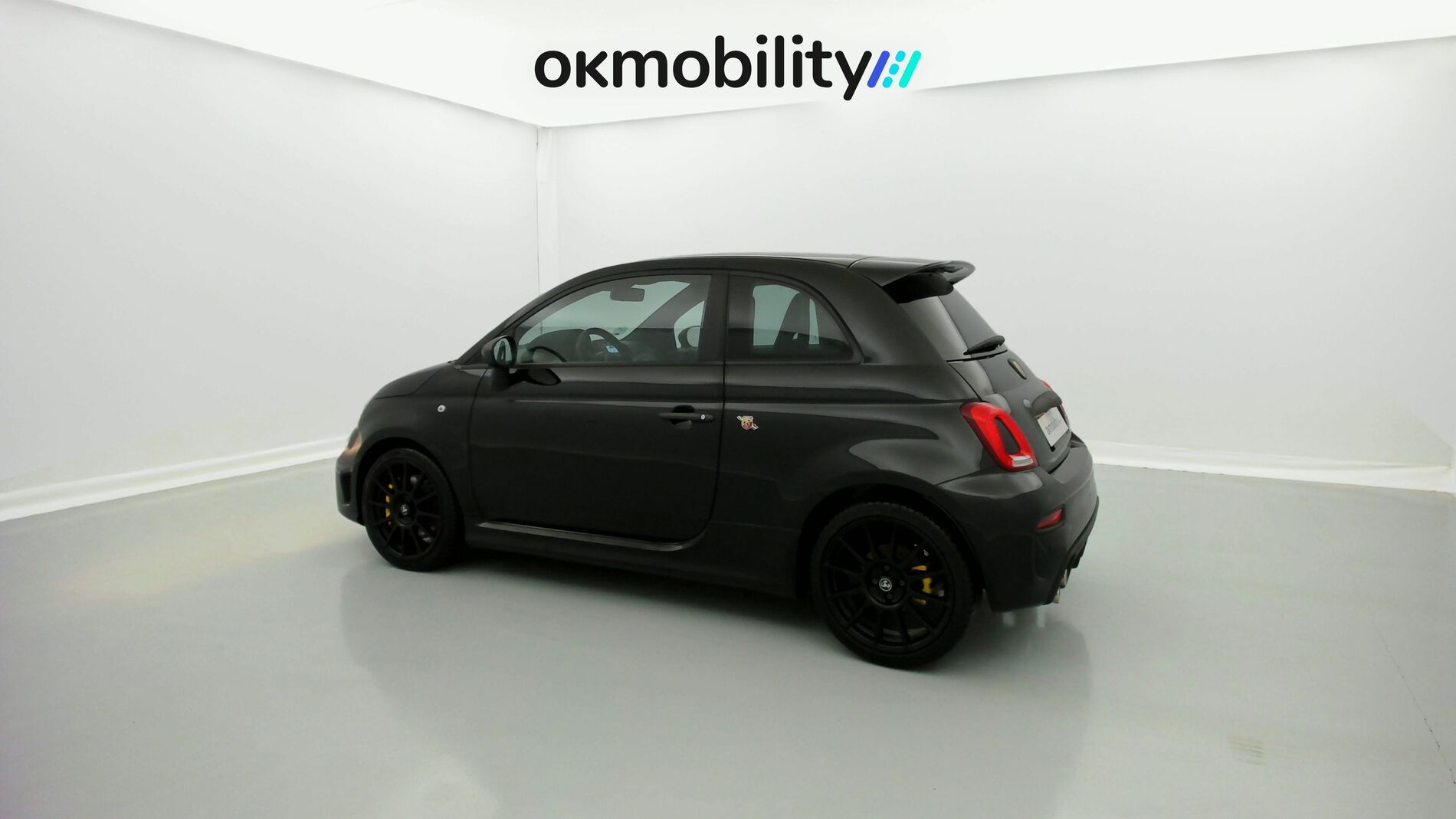 abarth 695 nv 1.4 T-JET 180 2023 negro scorpione 8