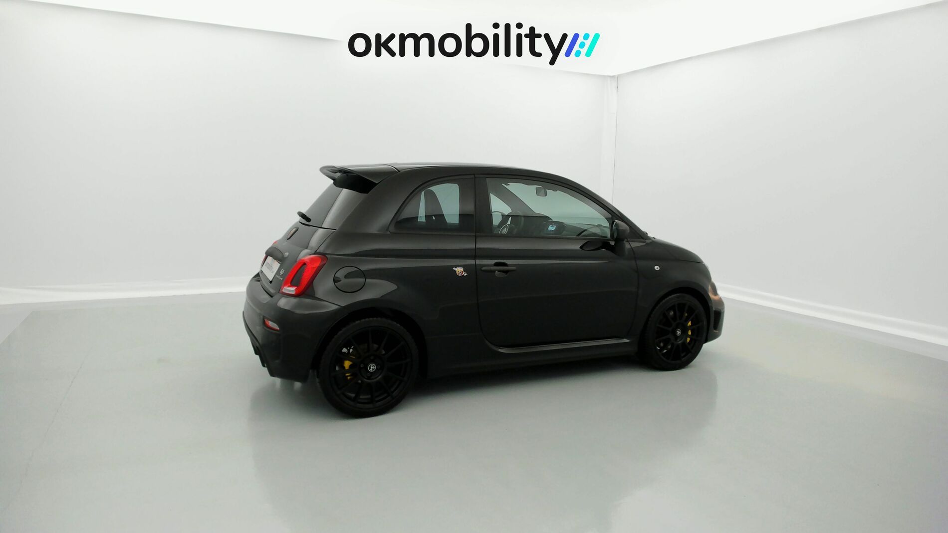 abarth 695 nv 1.4 T-JET 180 2023 negro scorpione 12