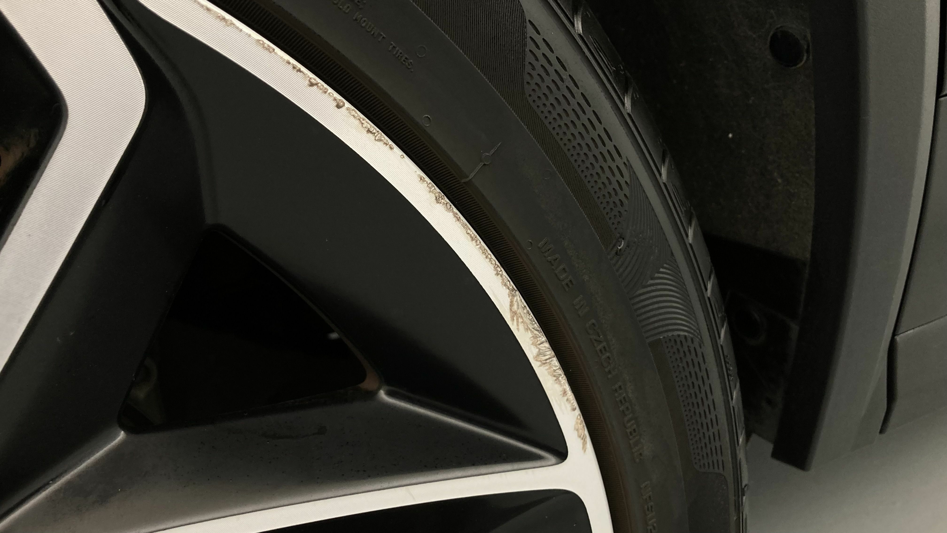 lynk&co 1 nv 1.5 PHEV 261 2022 black 17