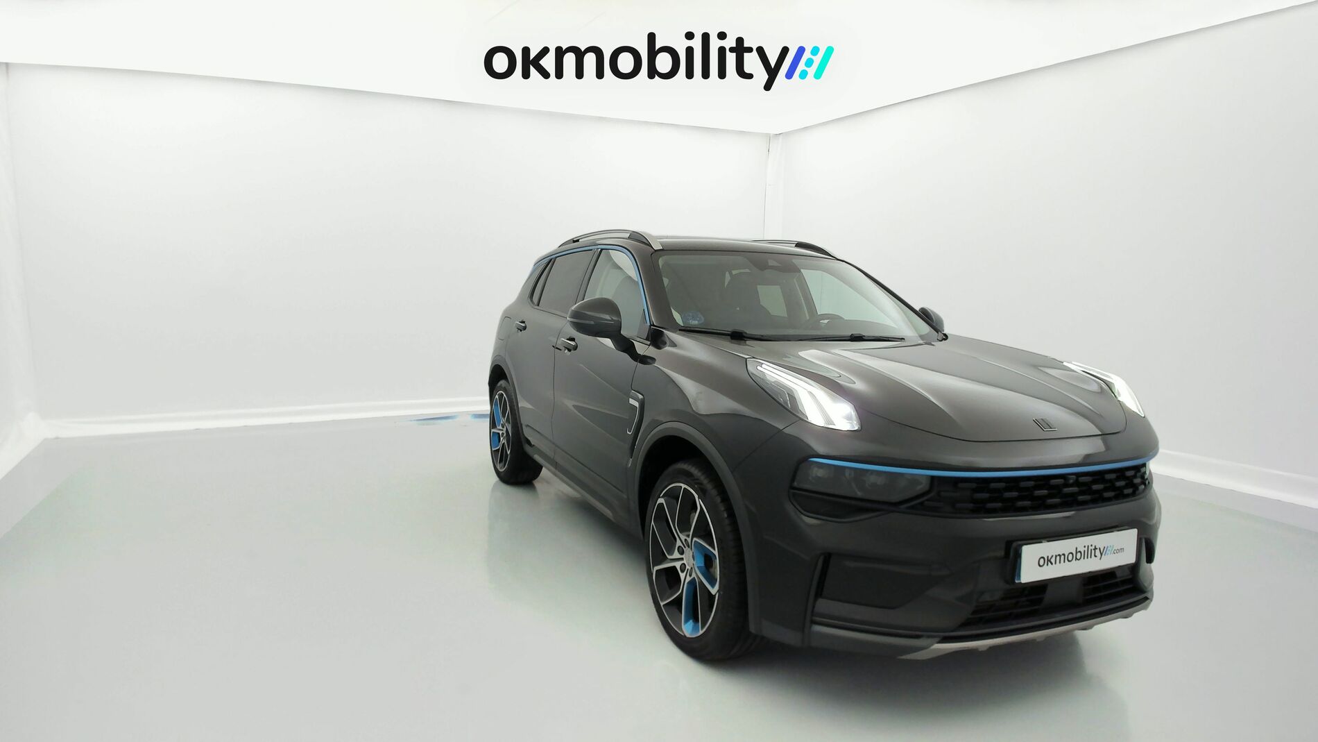 lynk&co 1 nv 1.5 PHEV 261 2022 black 3