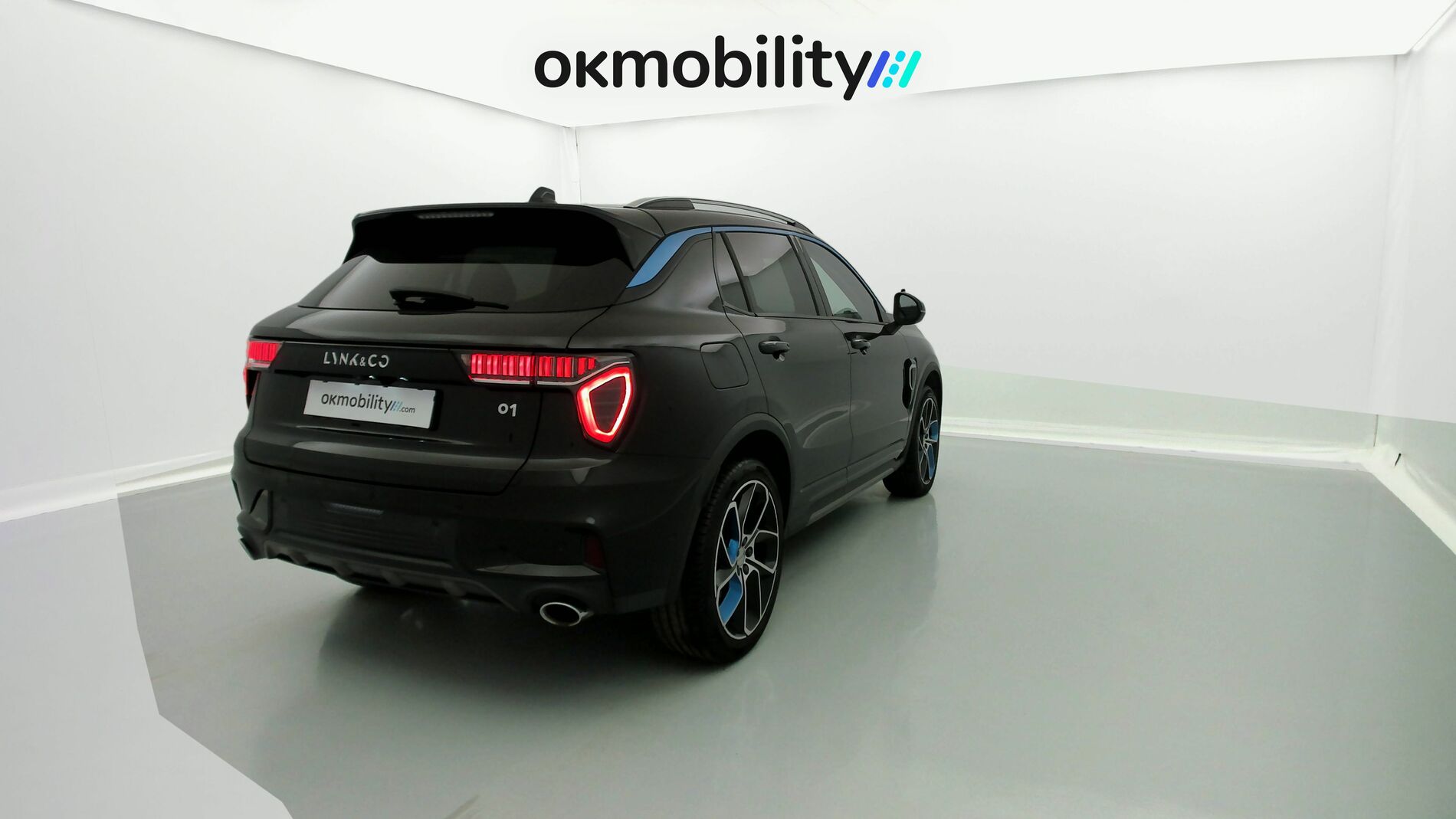 lynk&co 1 nv 1.5 PHEV 261 2022 black 11