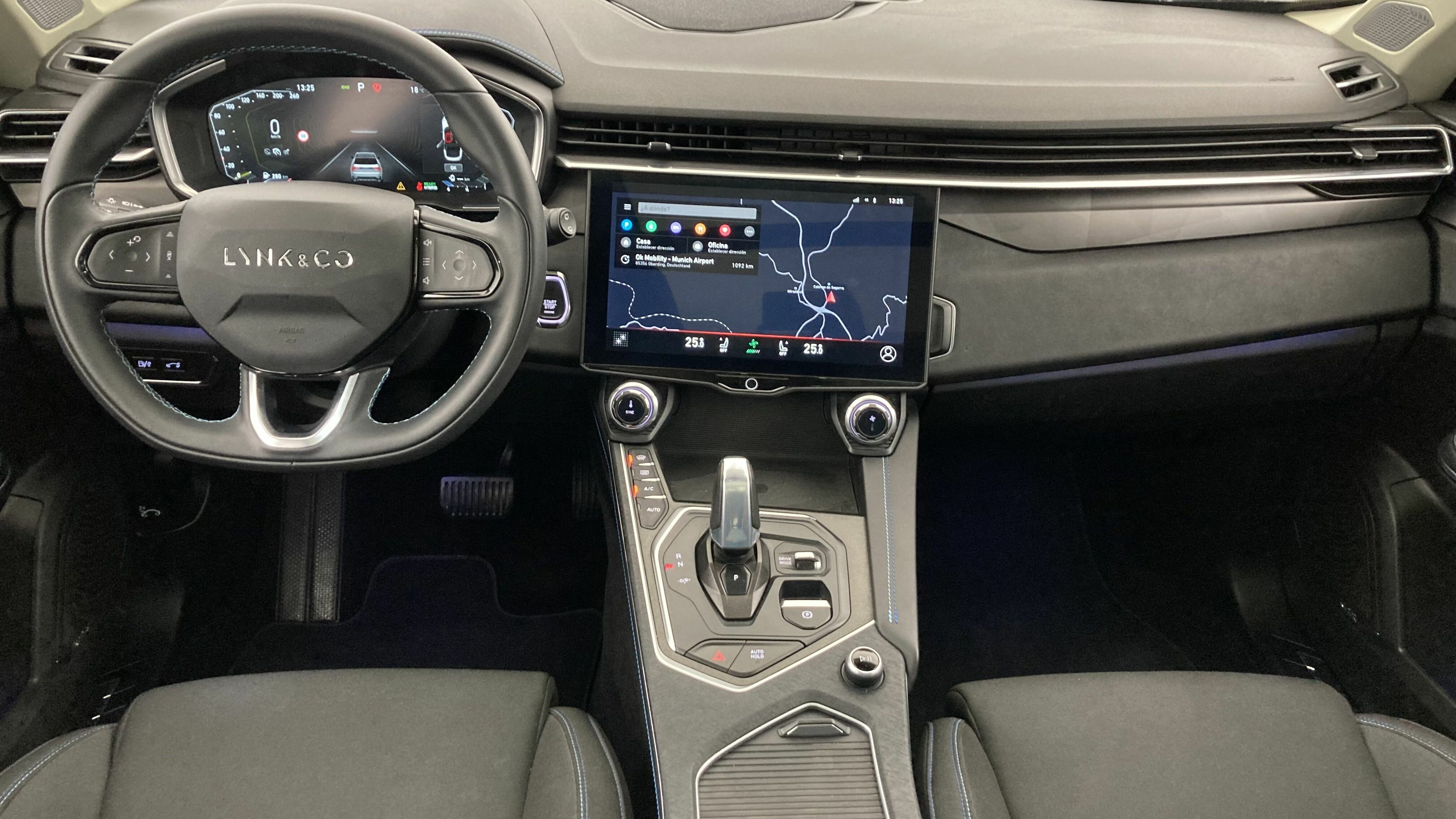 lynk&co 1 nv 1.5 PHEV 261 2022 black 17