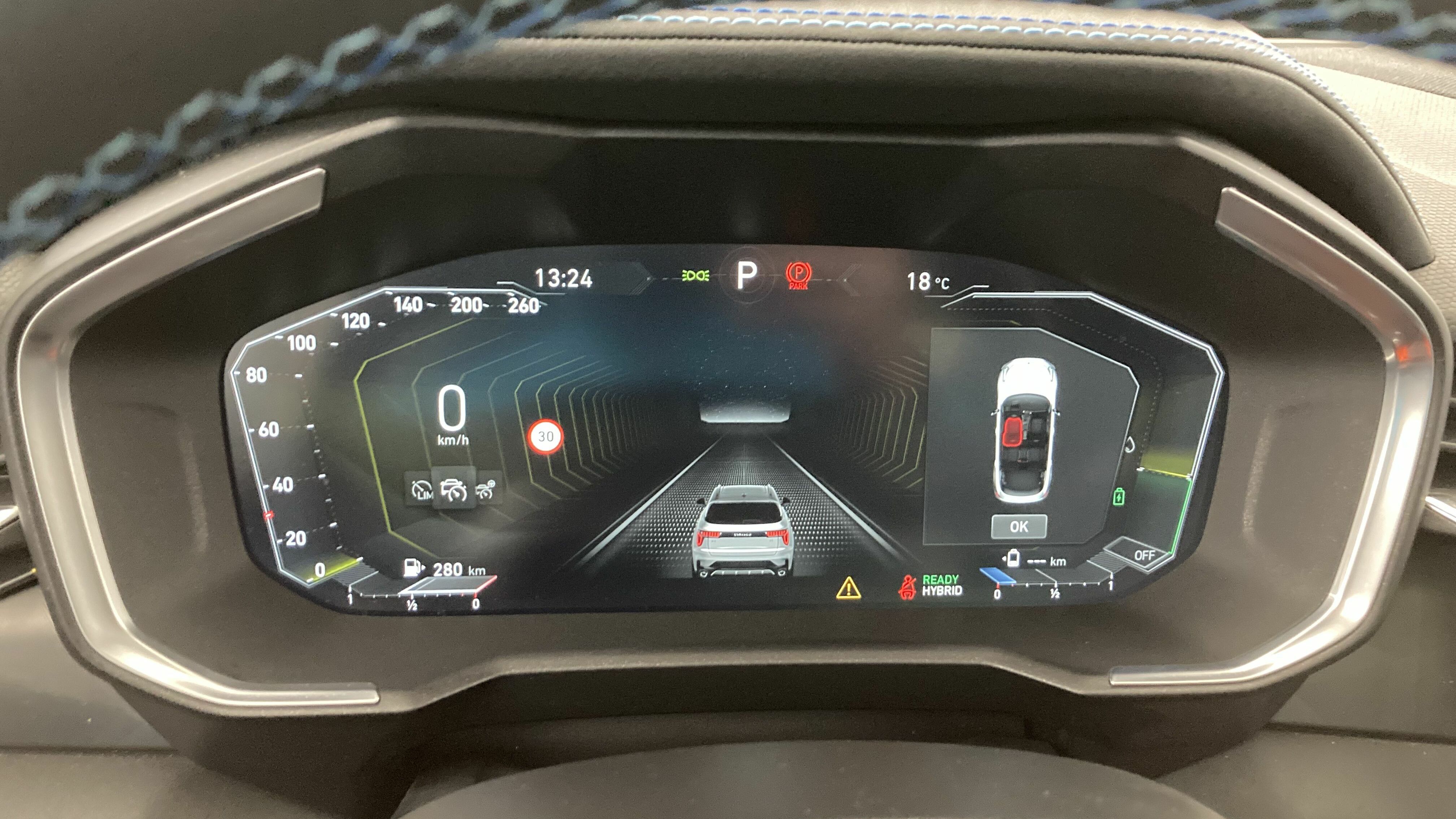 lynk&co 1 nv 1.5 PHEV 261 2022 black 19