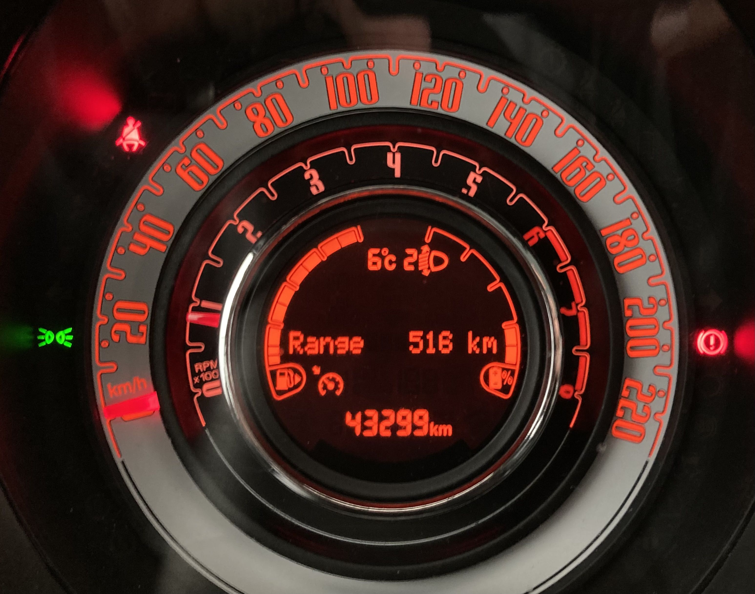 fiat 500 dolcevita 1.0 HYBRID 70 MHEV 2022 gris pompei 15