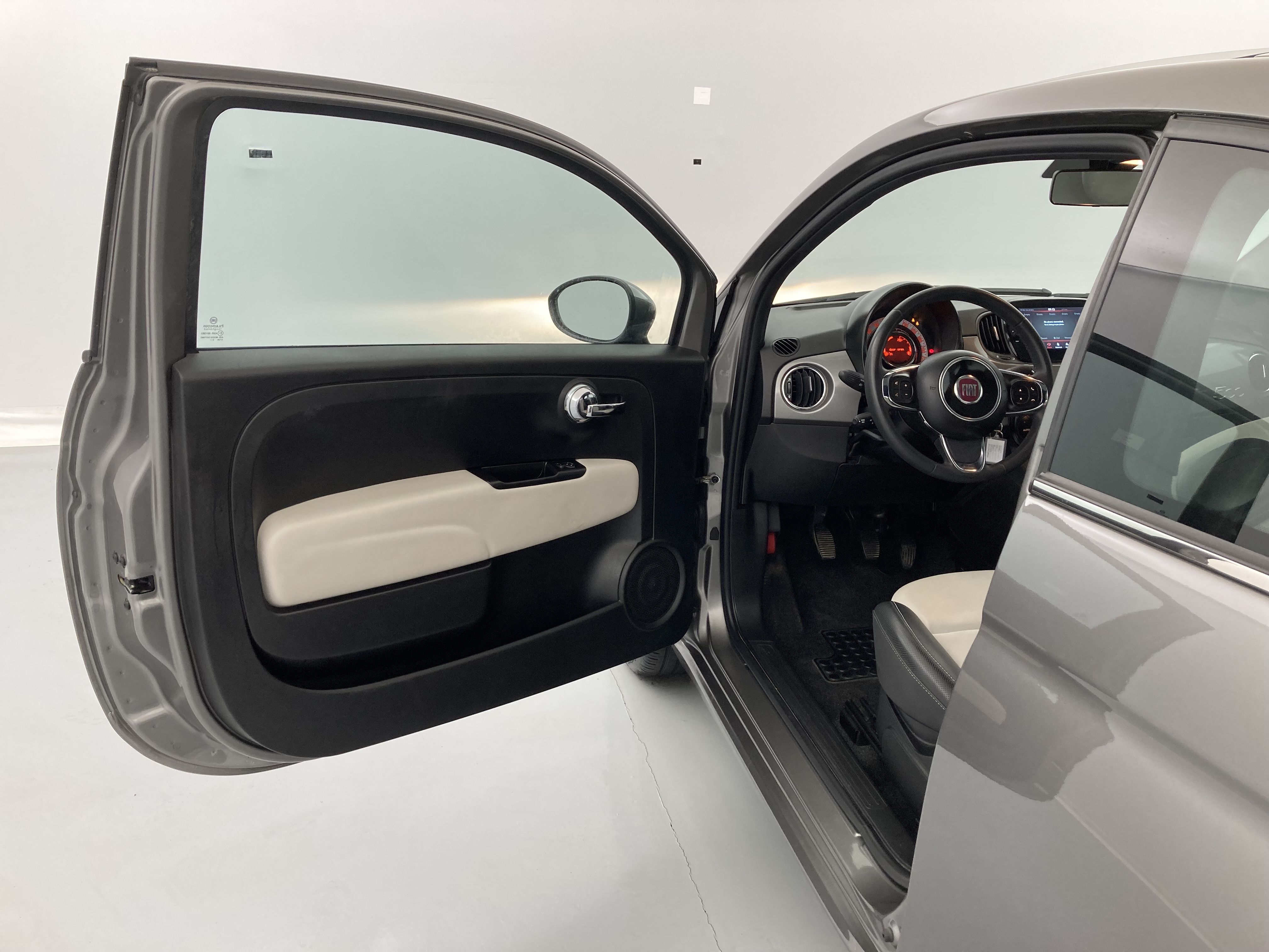 fiat 500 dolcevita 1.0 HYBRID 70 MHEV 2022 gris pompei 21