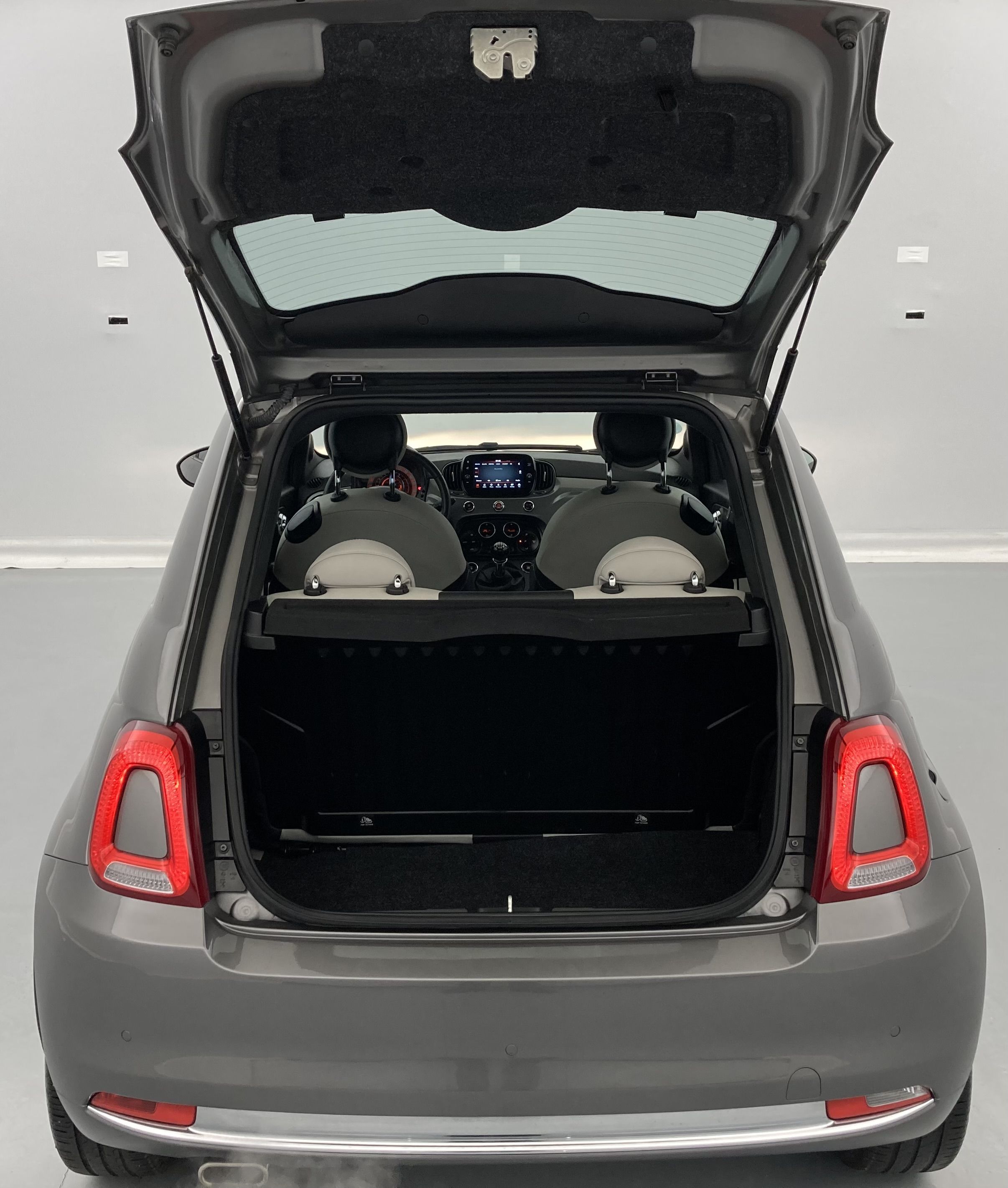 fiat 500 dolcevita 1.0 HYBRID 70 MHEV 2022 gris pompei 24