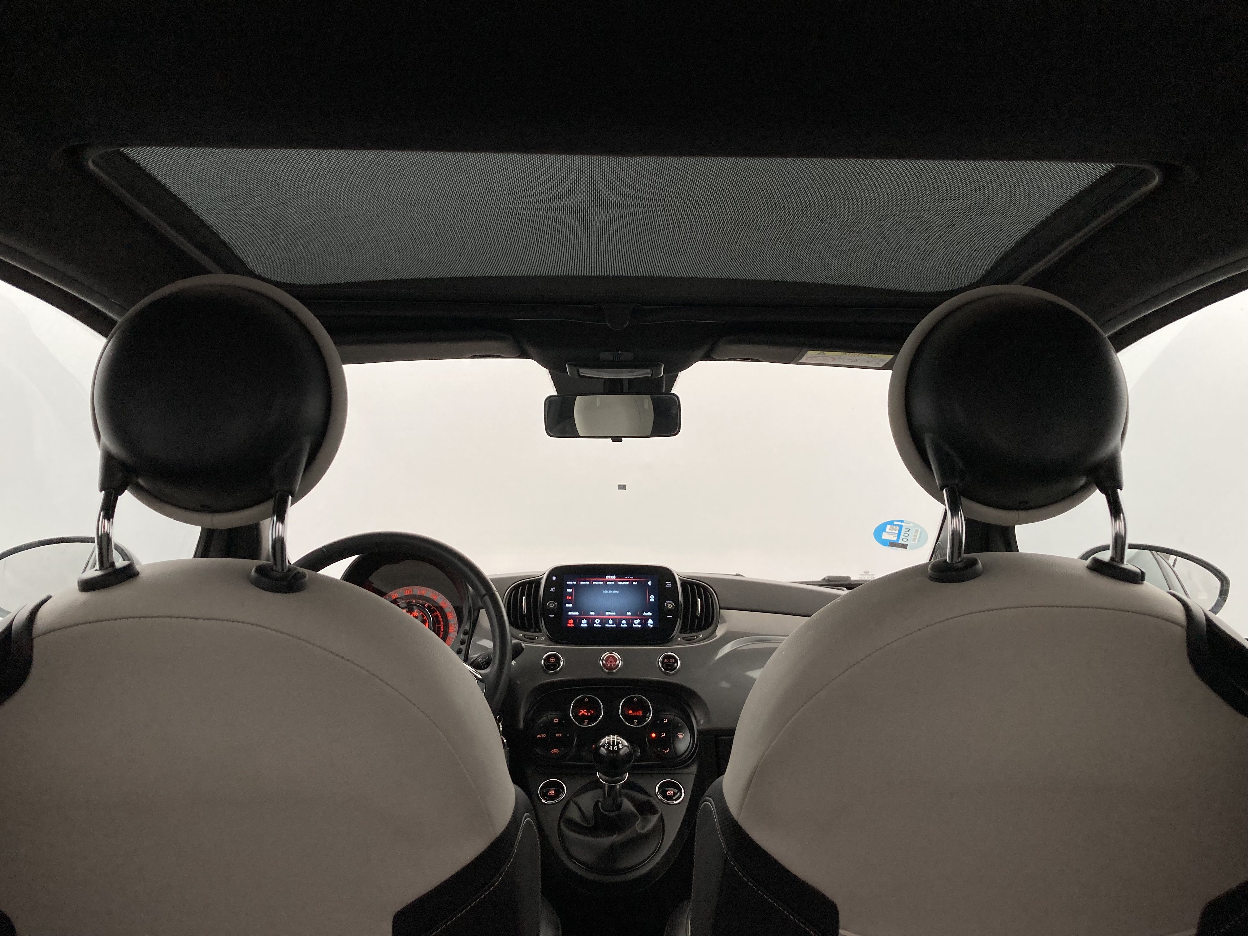 fiat 500 dolcevita 1.0 HYBRID 70 MHEV 2022 gris pompei 27