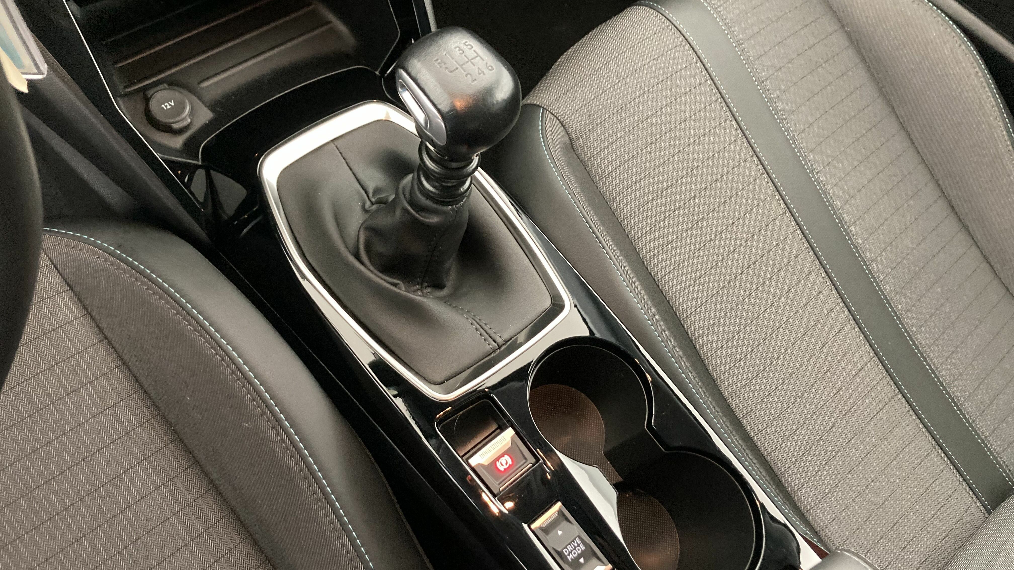 peugeot 208 allure 1.2 PURETECH 100 2023 gris artense 16