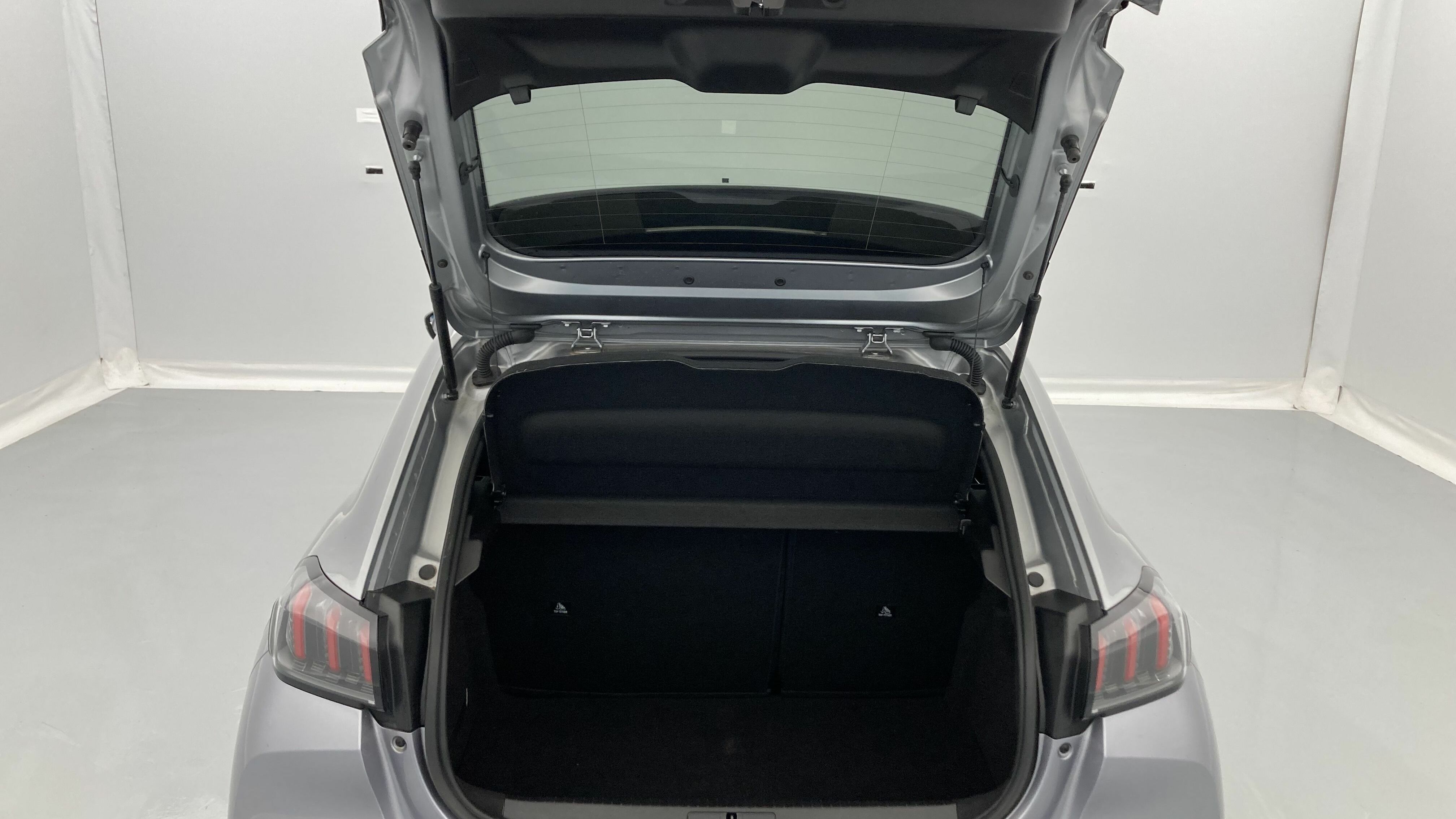 peugeot 208 allure 1.2 PURETECH 100 2023 gris artense 18