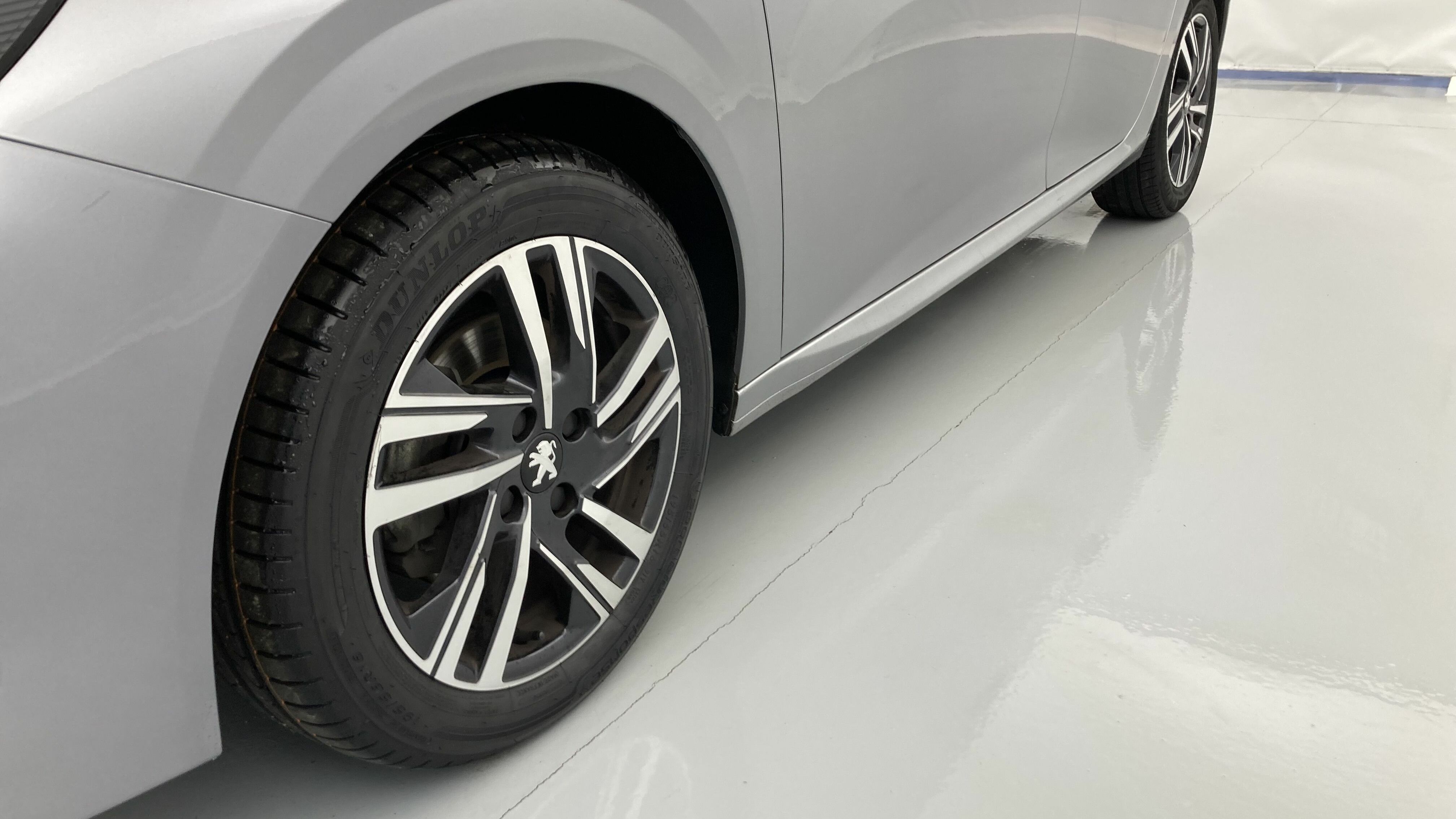 peugeot 208 allure 1.2 PURETECH 100 2023 gris artense 20