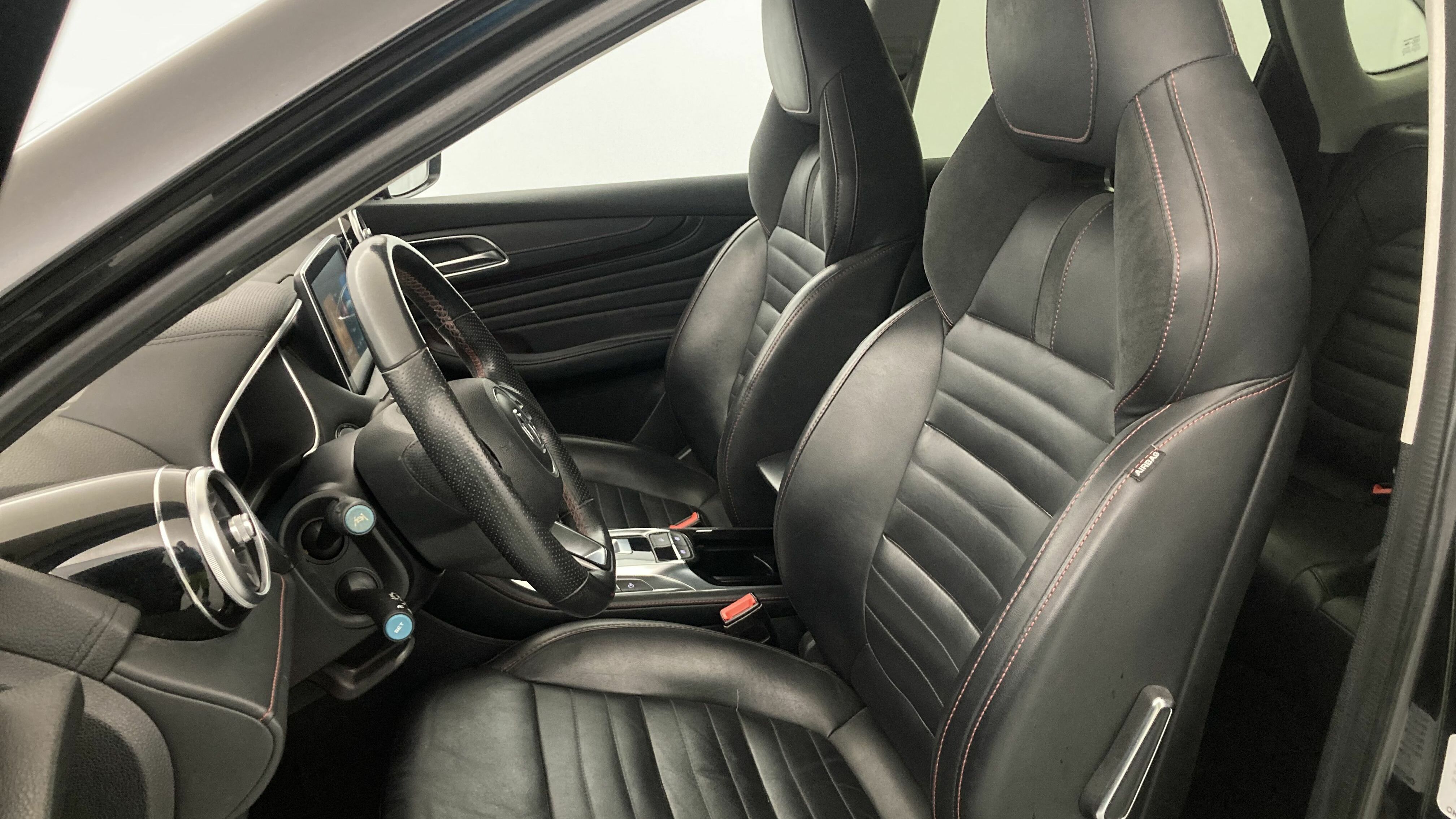 mg hs luxury 1.5 T-GDI 162 AT 2023 pebble black 13