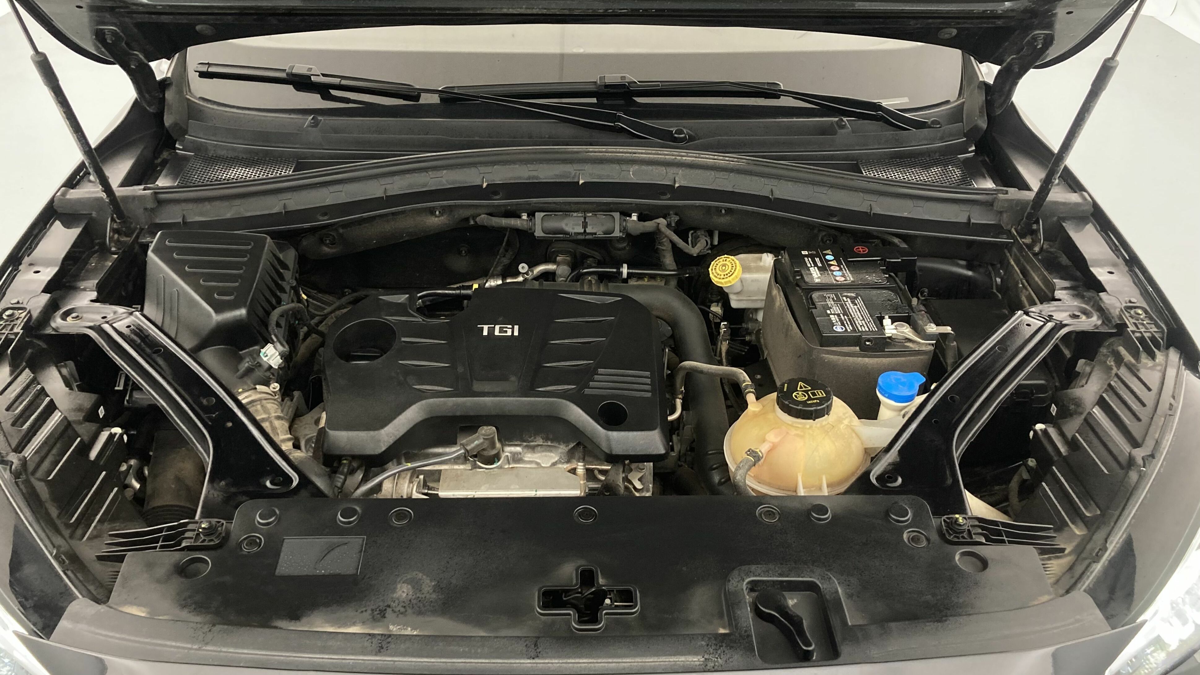 mg hs luxury 1.5 T-GDI 162 AT 2023 pebble black 24