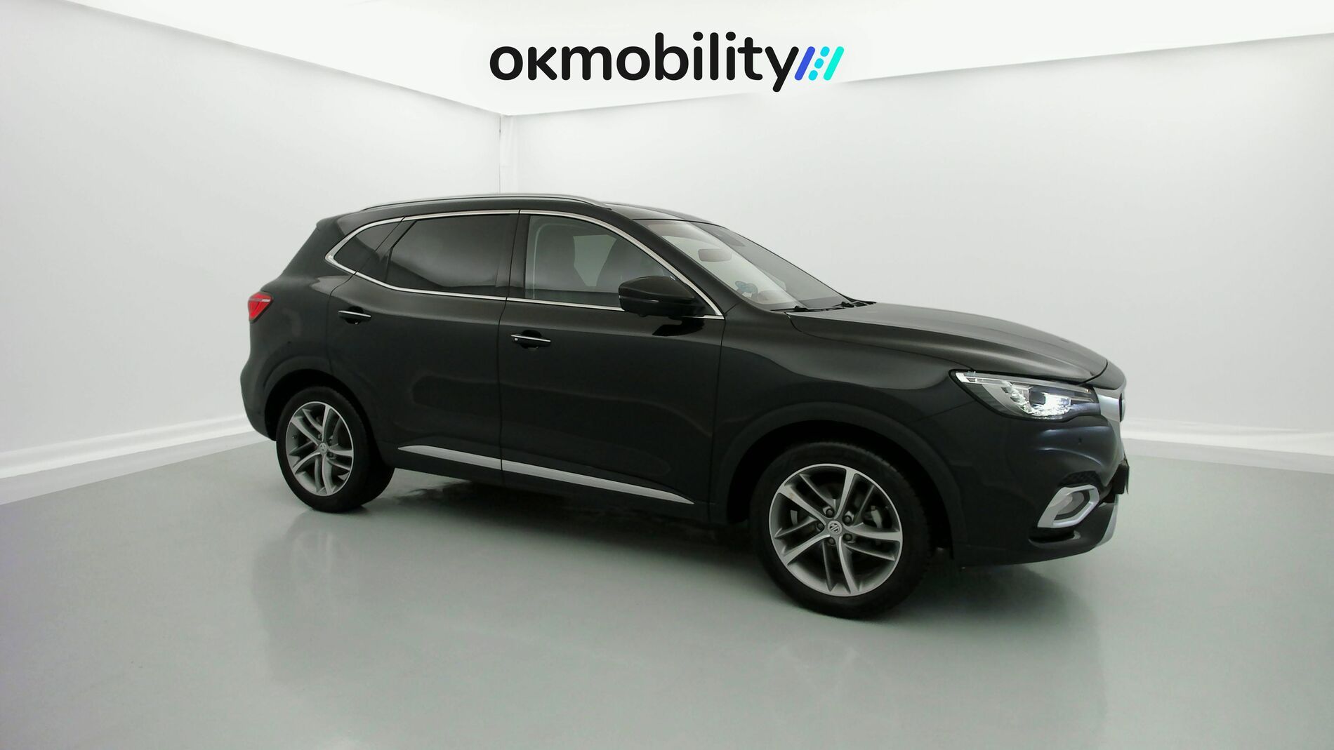 mg hs luxury 1.5 T-GDI 162 AT 2023 pebble black 2