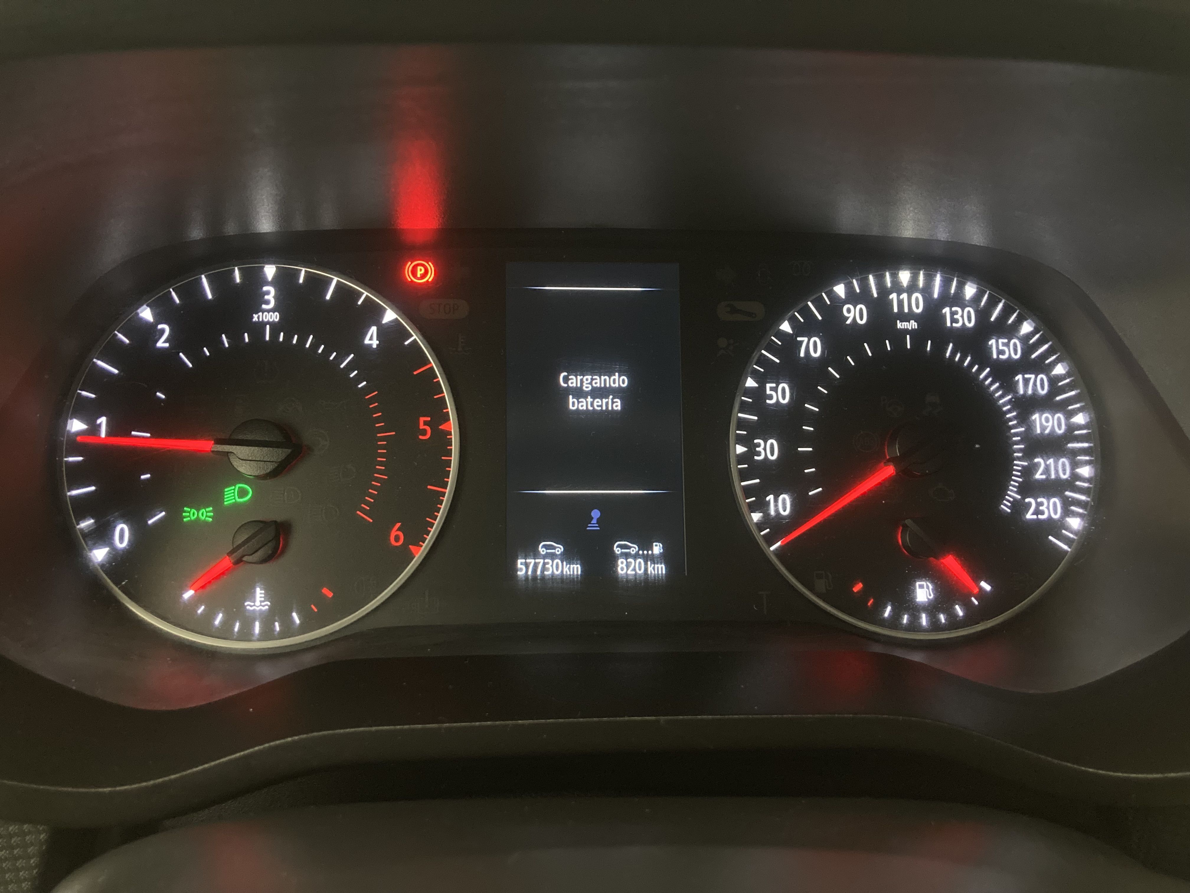 renault trafic furgon l1h1 2.0 BLUEDCI 130 2023 blanco glaciar 13